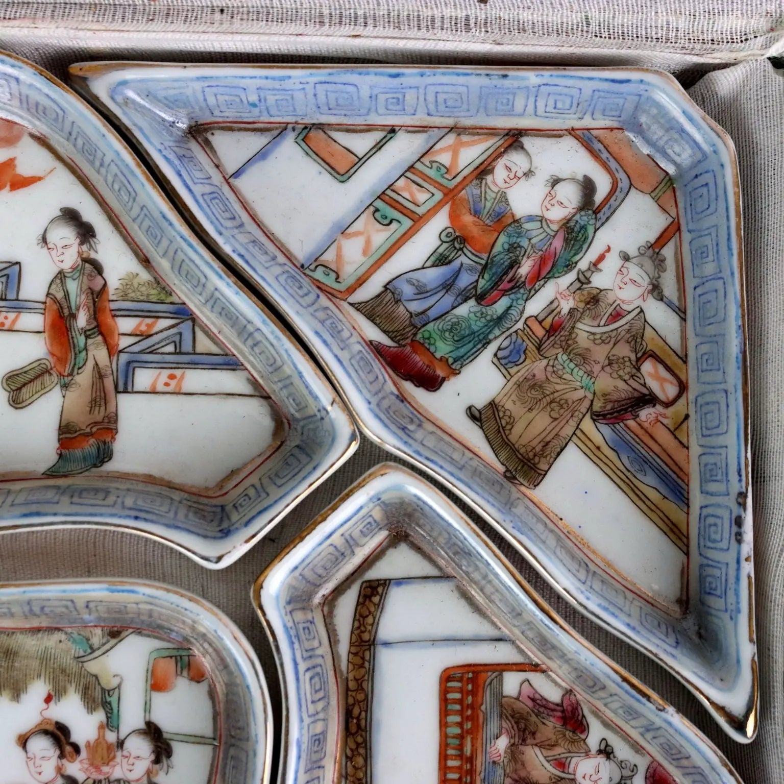 Antique Centerpiece Porcelain with Saucers China Qing Era - China, Qing Era (1644-1911) | Antiques | Ceramics Products