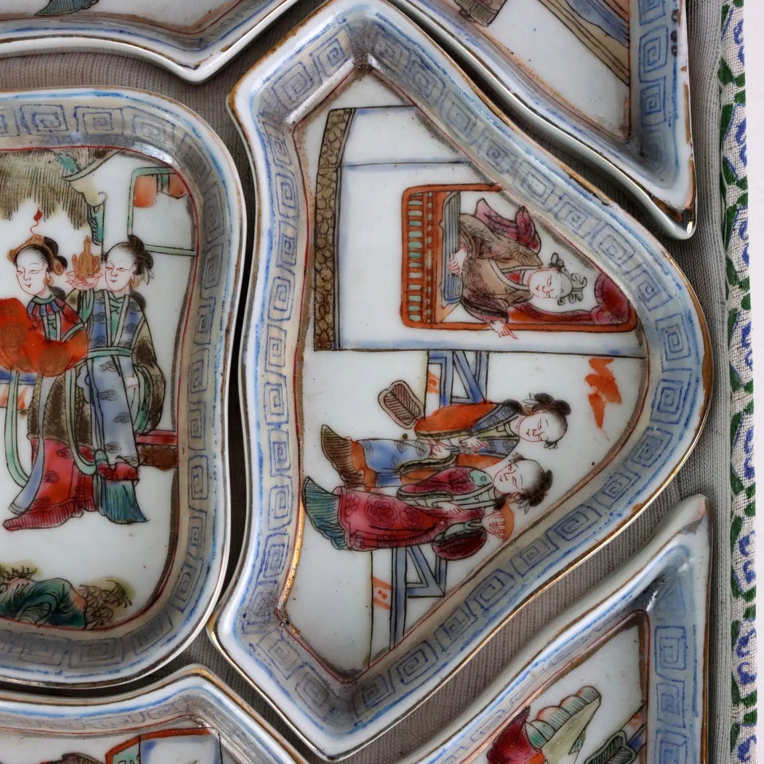 Antique Centerpiece Porcelain with Saucers China Qing Era - China, Qing Era (1644-1911) | Antiques | Ceramics Products