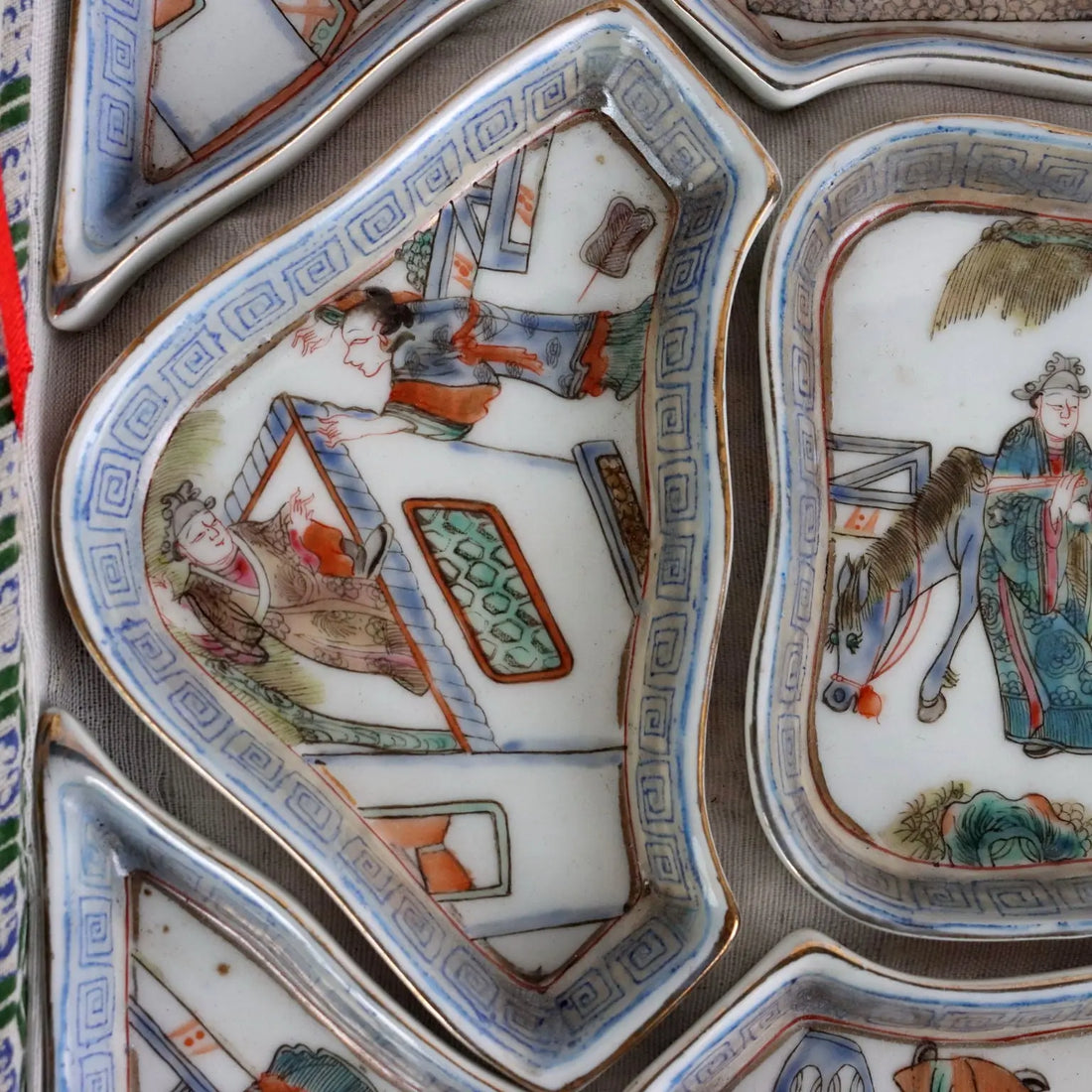 Antique Centerpiece Porcelain with Saucers China Qing Era - China, Qing Era (1644-1911) | Antiques | Ceramics Products
