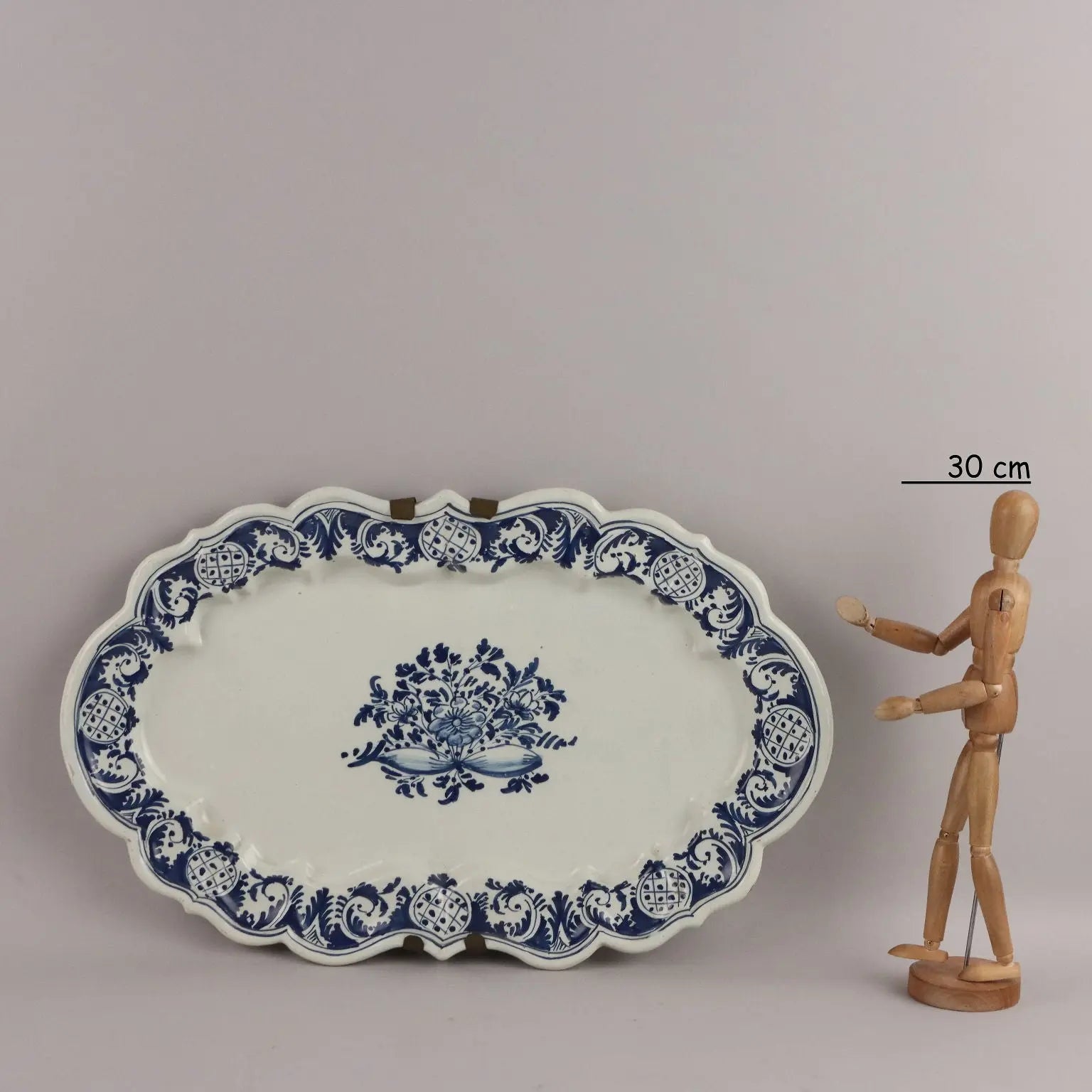 Antique Oval Tray Majolica Decorations Italy XVIII Century - Northern Italy, Mid XVIII Century | Antiques | Ceramics Products