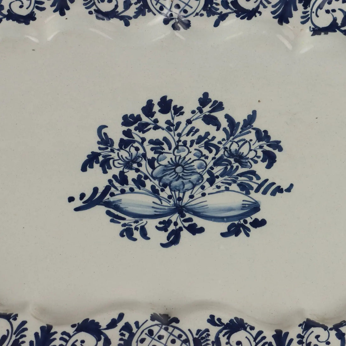 Antique Oval Tray Majolica Decorations Italy XVIII Century - Northern Italy, Mid XVIII Century | Antiques | Ceramics Products