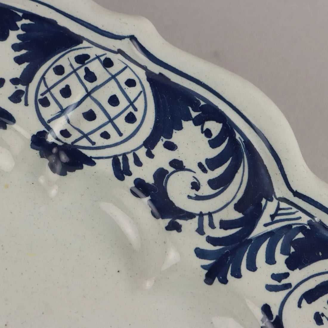 Antique Oval Tray Majolica Decorations Italy XVIII Century - Northern Italy, Mid XVIII Century | Antiques | Ceramics Products