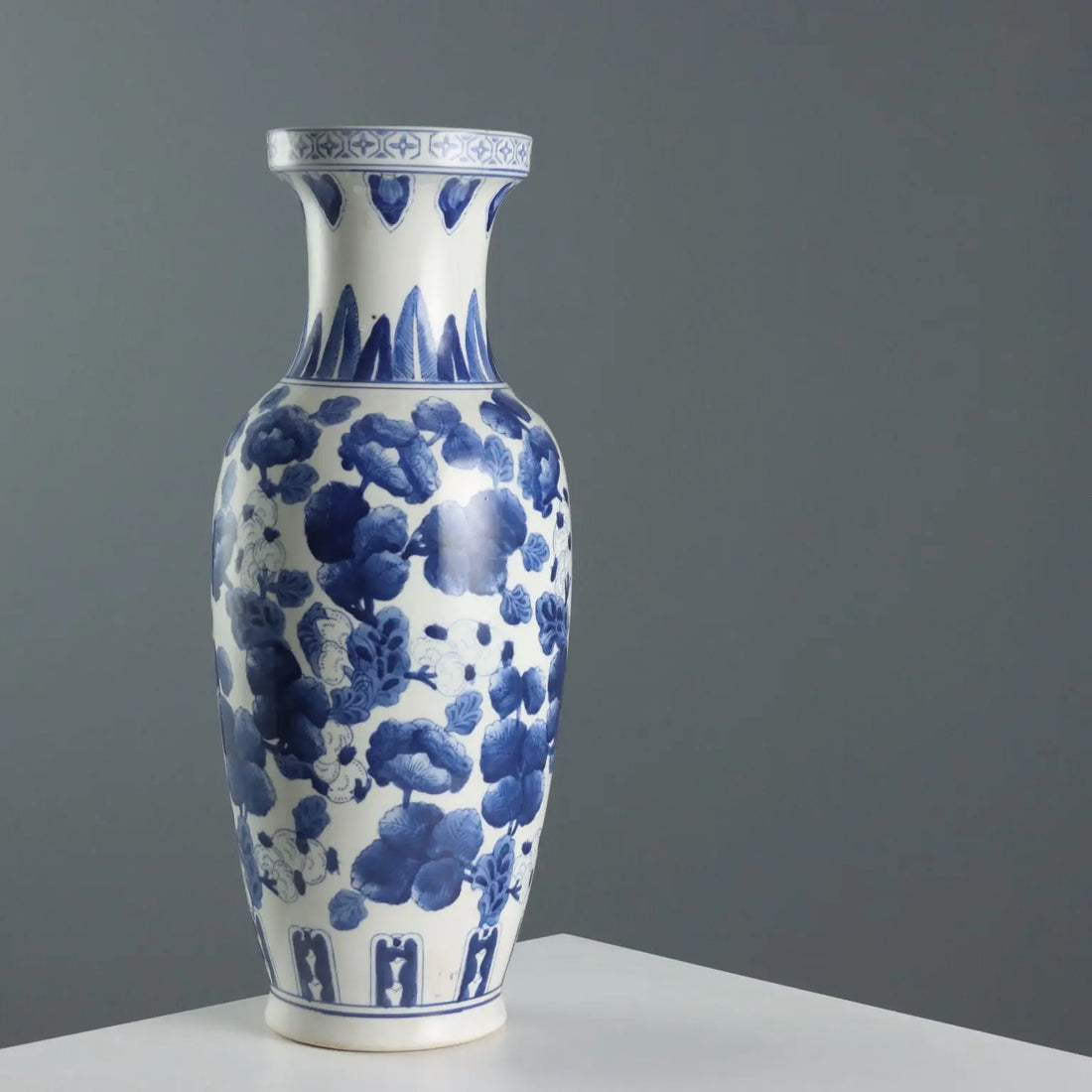 Antique Vase Porcelain Decorations China XX Century - China XX Century | Antiques | Ceramics Products