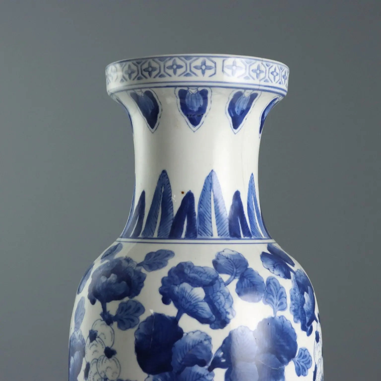 Antique Vase Porcelain Decorations China XX Century - China XX Century | Antiques | Ceramics Products