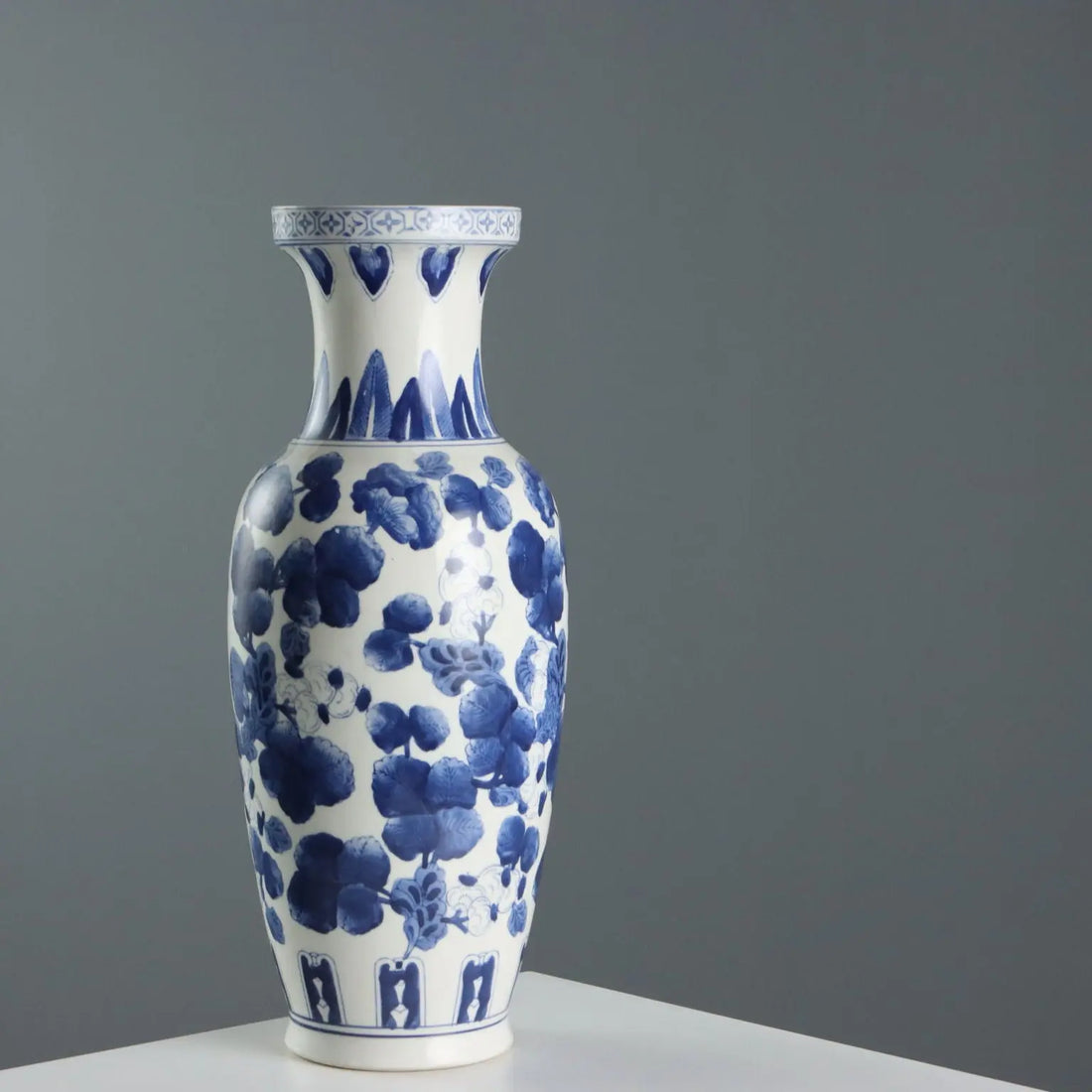 Antique Vase Porcelain Decorations China XX Century - China XX Century | Antiques | Ceramics Products