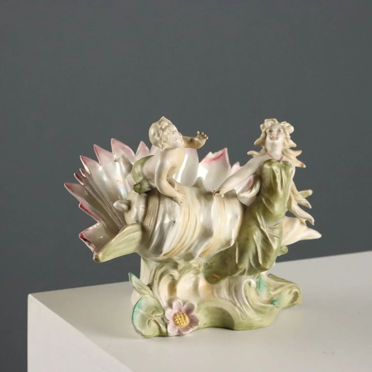 Antique Vase Shell-Shaped Art Nouveau Porcelain XIX-XX Century - Europe, XIX-XX Century | Antiques | Ceramics Products