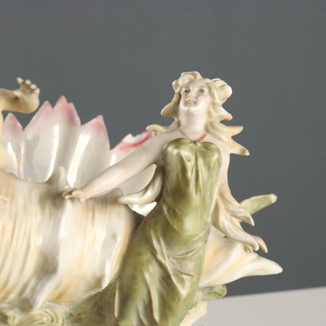 Antique Vase Shell-Shaped Art Nouveau Porcelain XIX-XX Century - Europe, XIX-XX Century | Antiques | Ceramics Products