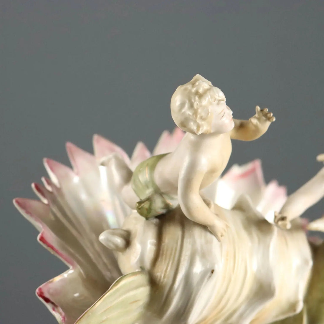 Antique Vase Shell-Shaped Art Nouveau Porcelain XIX-XX Century - Europe, XIX-XX Century | Antiques | Ceramics Products