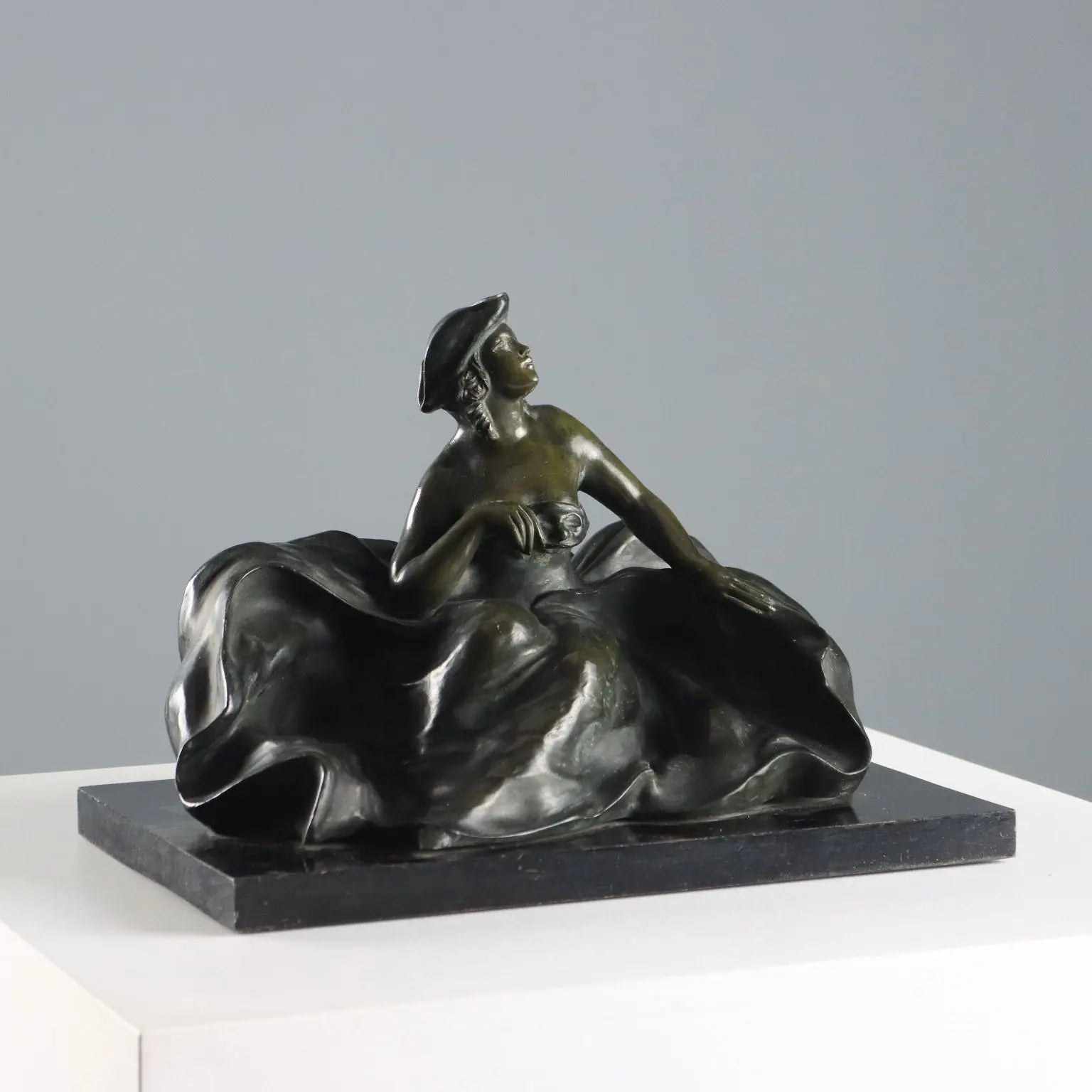 Vintage Figurine Terracotta Dark Patina Dame Italy 1940s - Italy, 1940s | Antiques | Ceramics Products