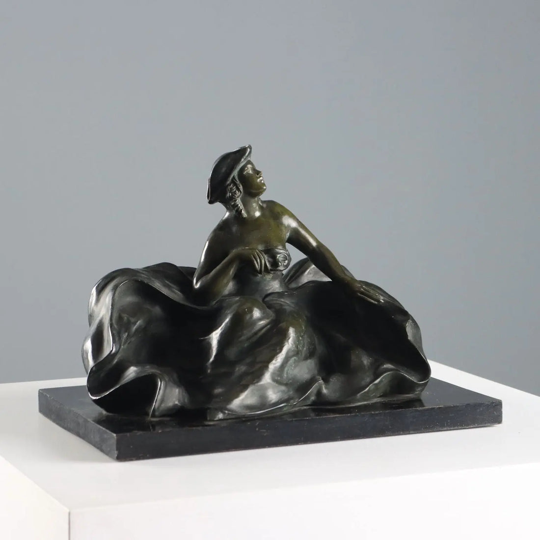 Vintage Figurine Terracotta Dark Patina Dame Italy 1940s - Italy, 1940s | Antiques | Ceramics Products