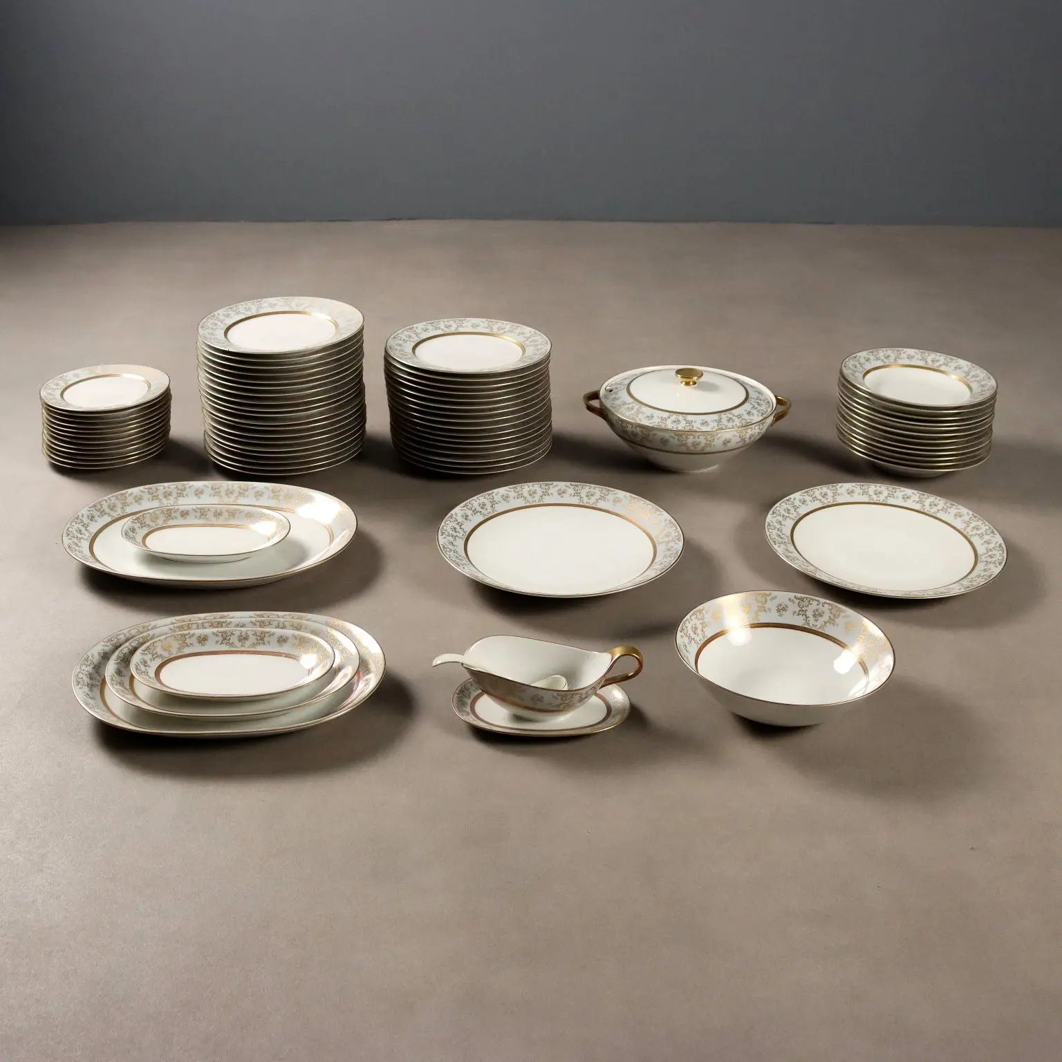Vintage Dinnerware Set Heinrich Manufacture Porcelain 1940s-50s - Germany, 1940s-1950s | Antiques | Ceramics Products