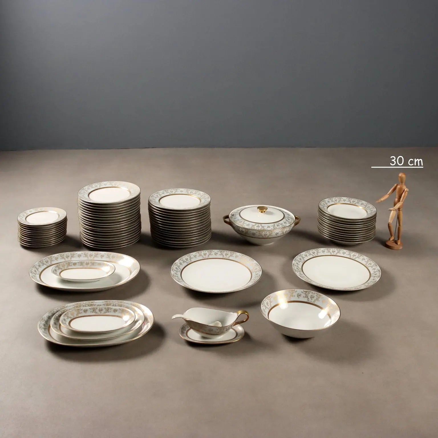 Vintage Dinnerware Set Heinrich Manufacture Porcelain 1940s-50s - Germany, 1940s-1950s | Antiques | Ceramics Products