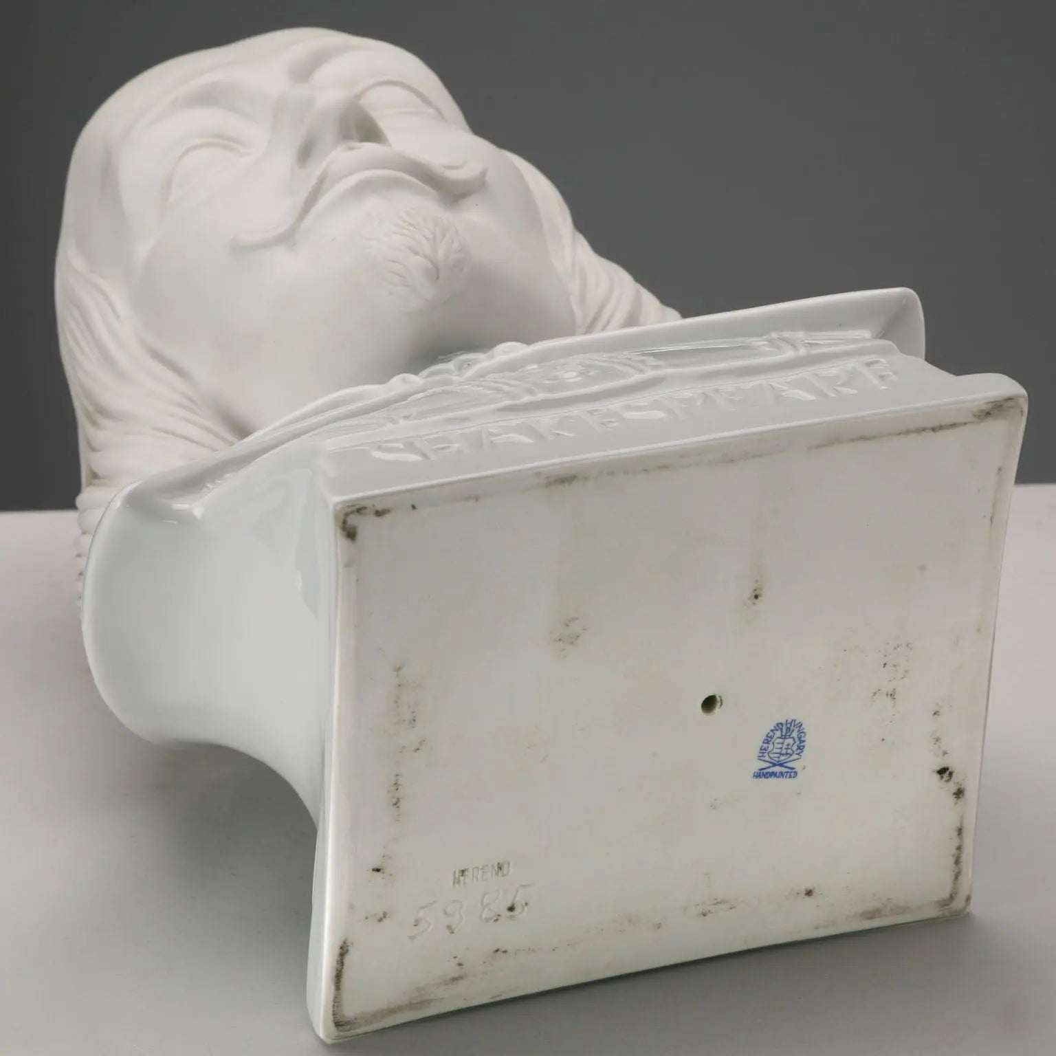 Porcelain Bust of William Shakespeare Herend Hungary XX Century - Hungary, XX Century | Antiques | Ceramics Products