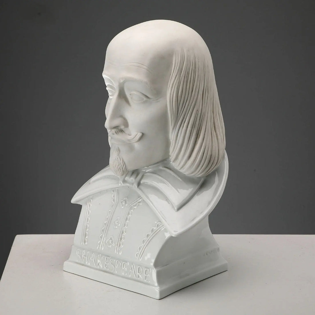 Porcelain Bust of William Shakespeare Herend Hungary XX Century - Hungary, XX Century | Antiques | Ceramics Products