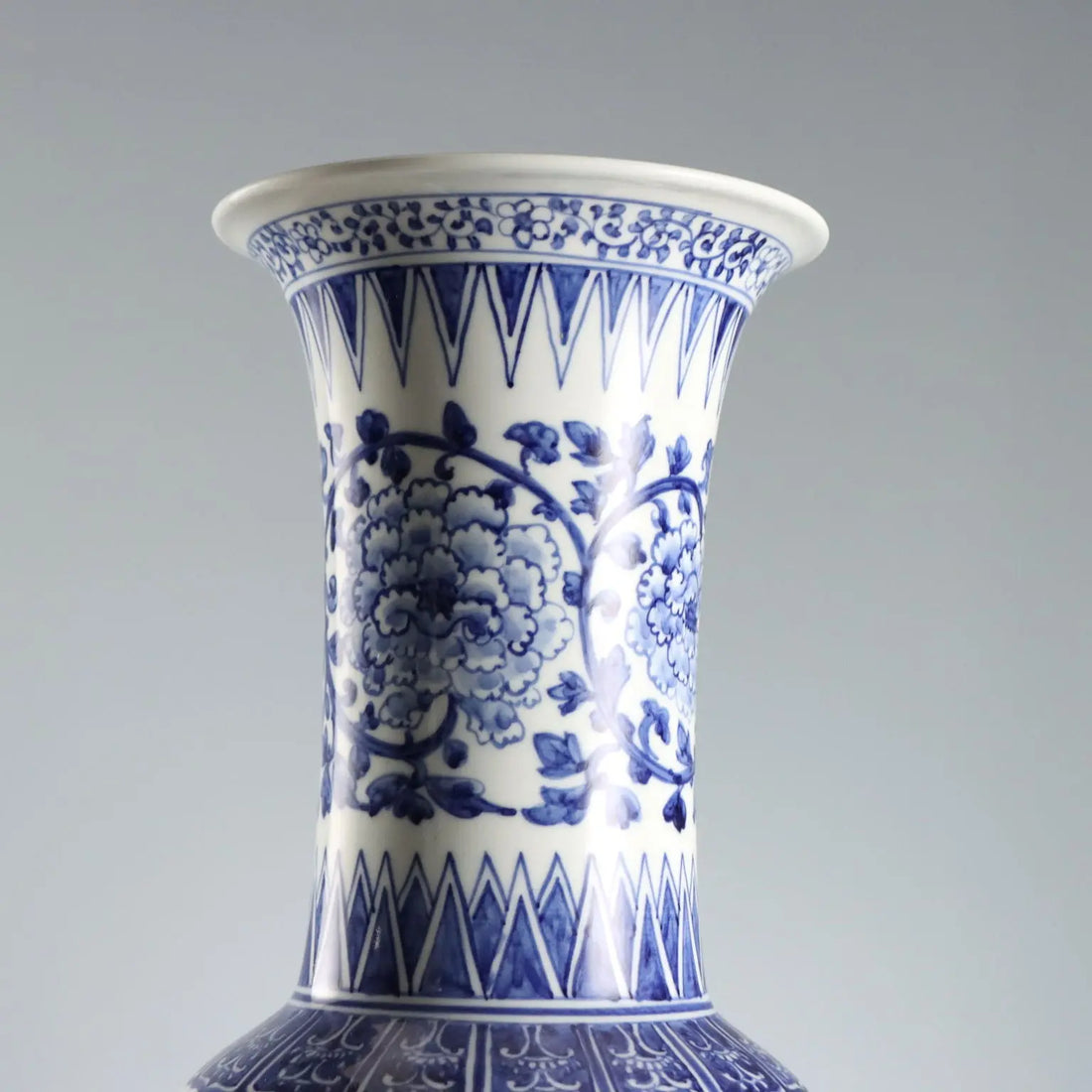 Vintage Yen Yen Vase White Porcelain China 1960s