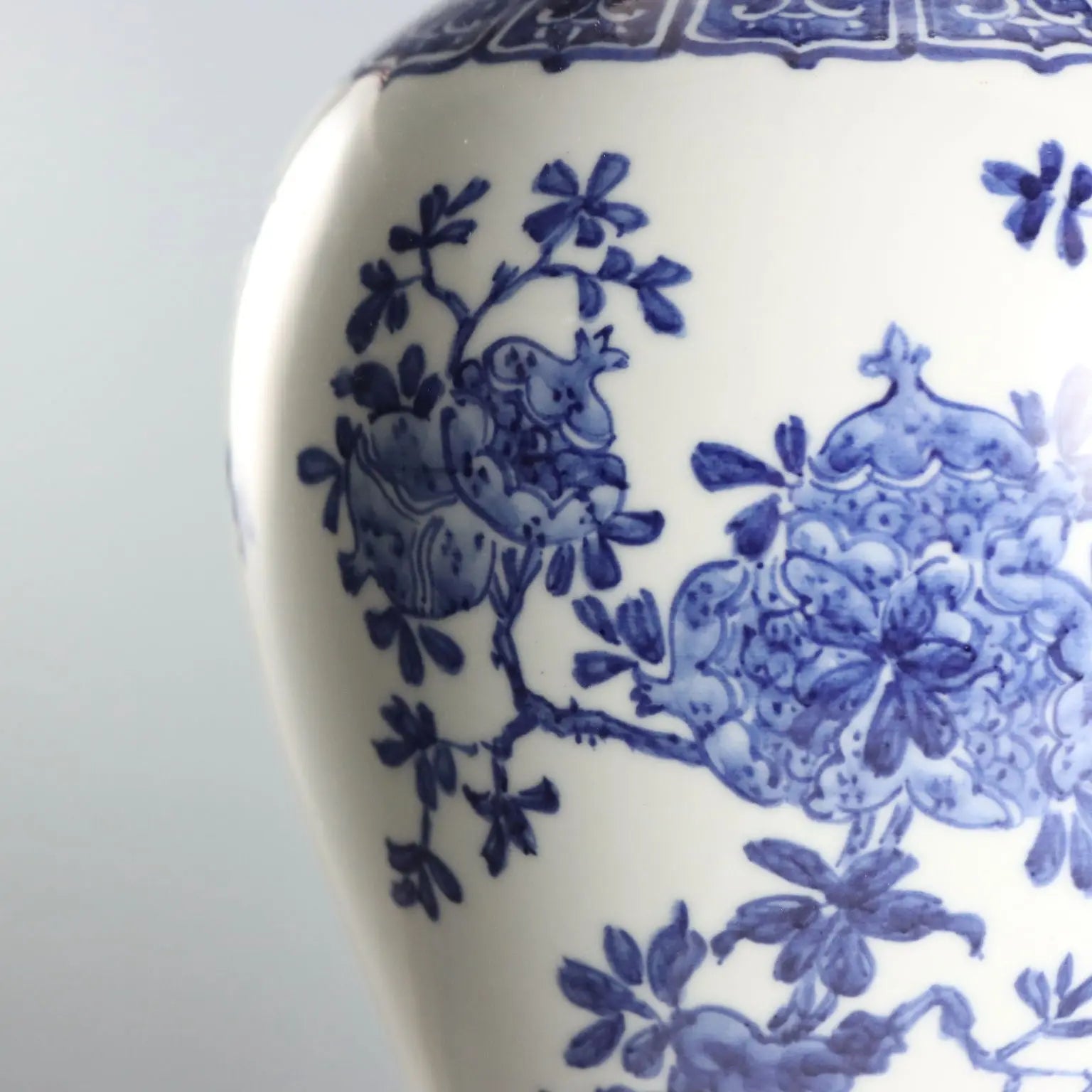 Vintage Yen Yen Vase White Porcelain China 1960s