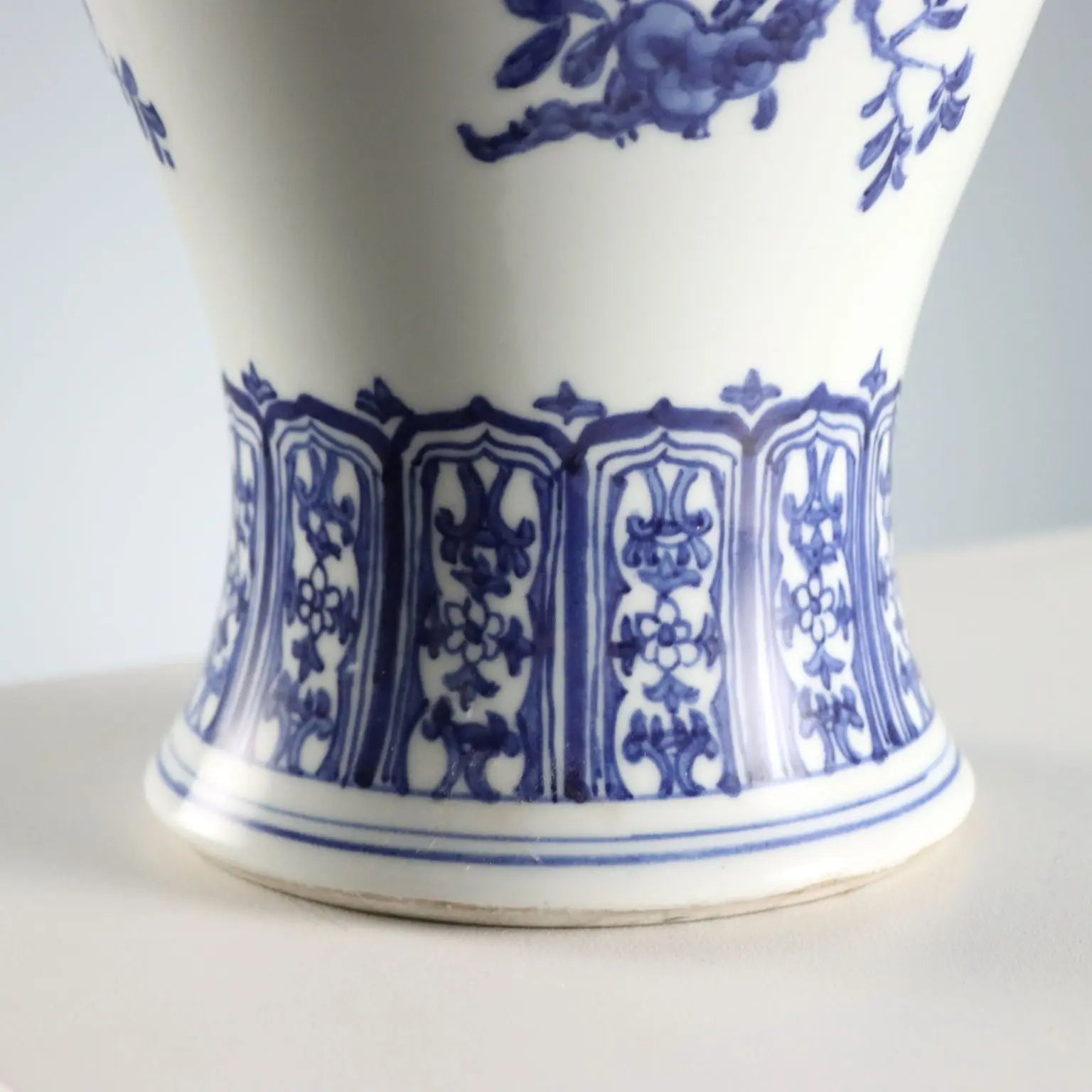 Vintage Yen Yen Vase White Porcelain China 1960s