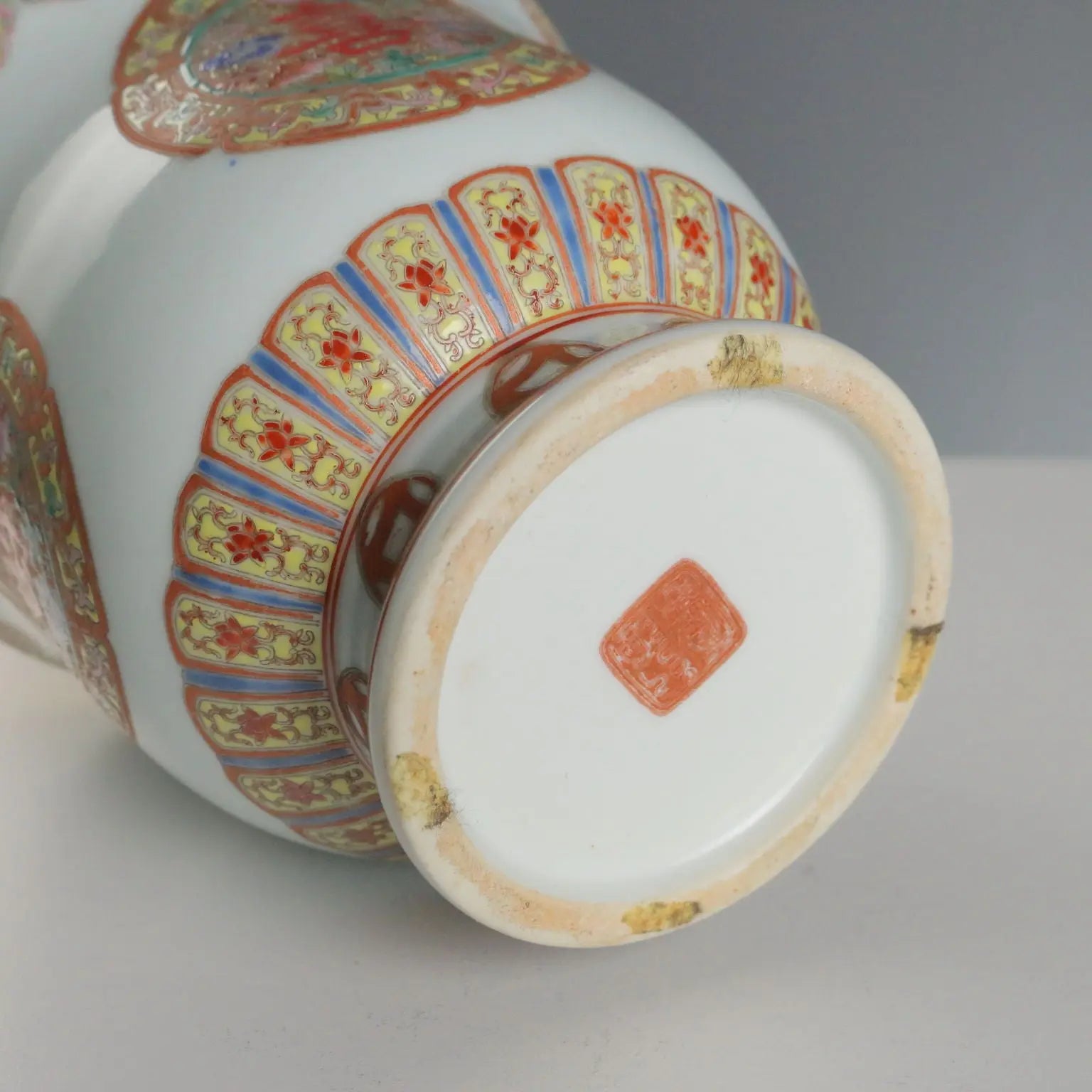 Antique Porcelain Vase Coloured Decorations China XX Century