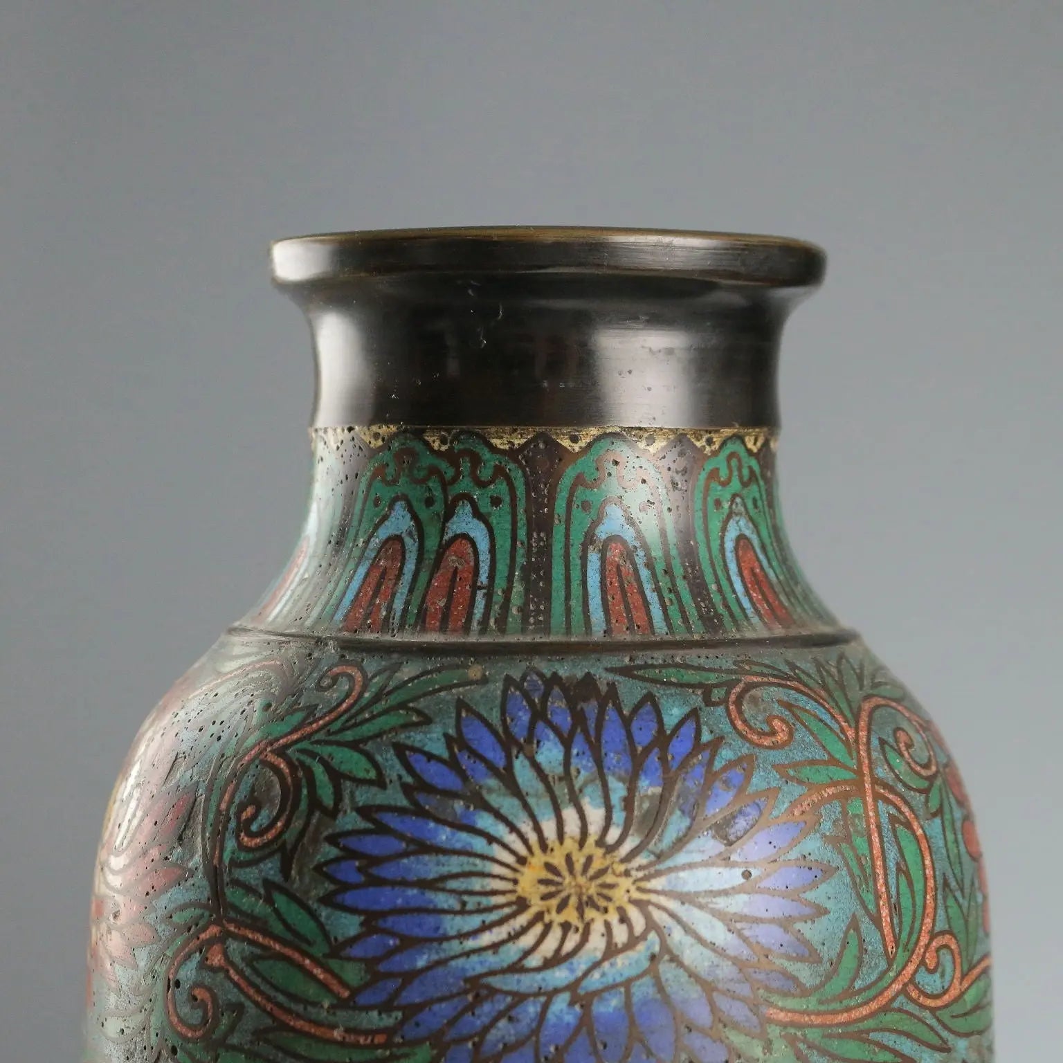 Antique Cloisonné Vase Japan Meiji Era 1868-1912