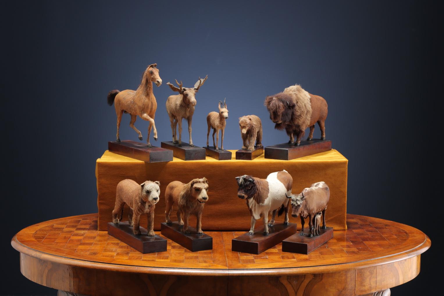 Horse Sculpture by H. Fratin Wood France 1818 ca. - Paris, 1818 ca. | Antiques  Fancy Goods