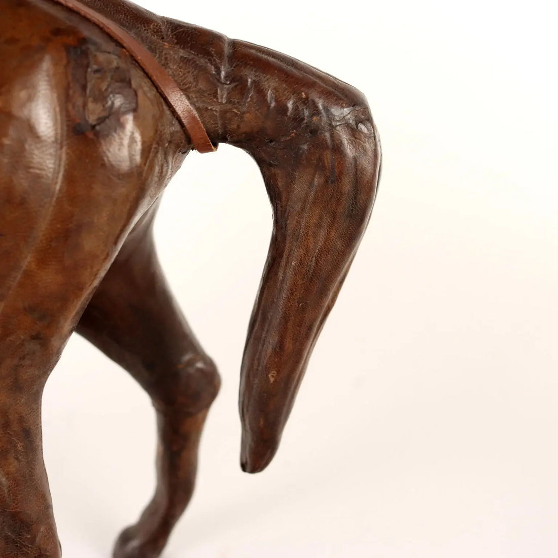 Horse in Leather and Papier-Mâché from the XIX-XX Century - Italy Late 19th - Early 20th Century | Antiques | Fancy Goods