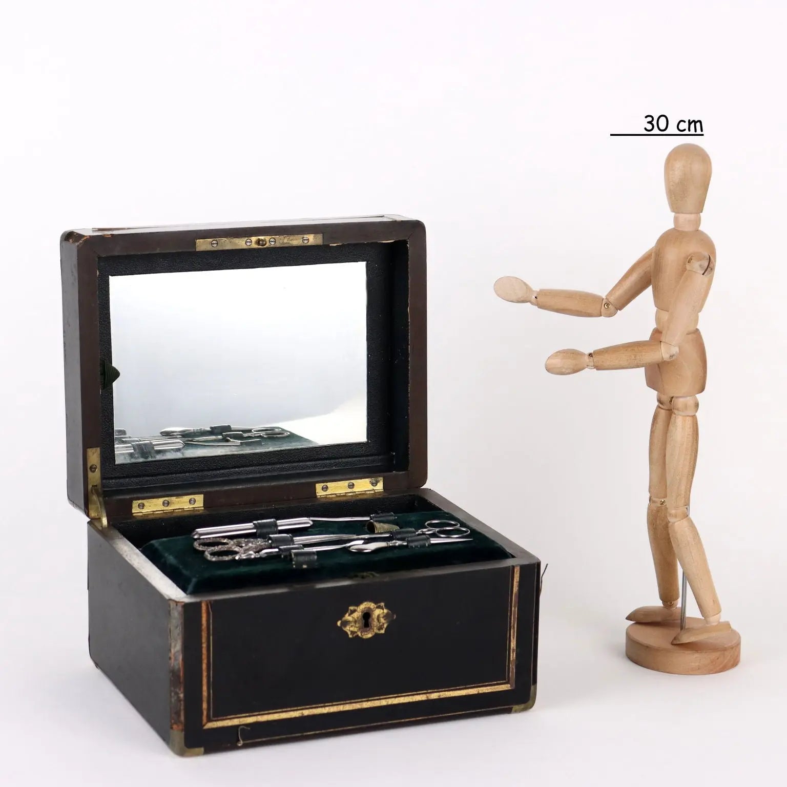 Ancient Sewing Box Last Quarter of the XIX Century Ebony Wood Veneer - France Last Quarter 19th Century | Antiques | Fancy Goods