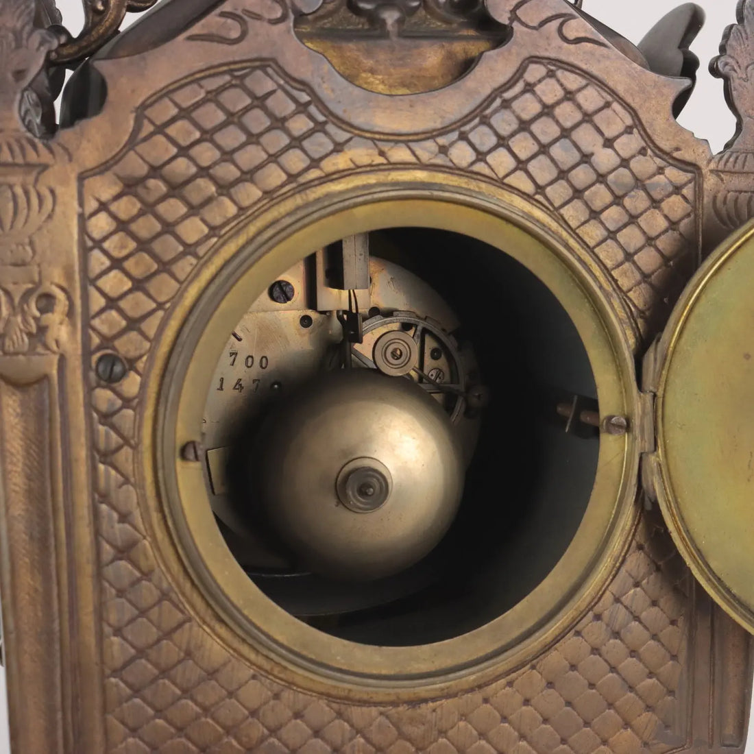 Ancient Eclectic Style Clock Eclectic Style Bronze XIX-XX Century - Europe Late 1800s Early 1900s | Antiques | Fancy Goods