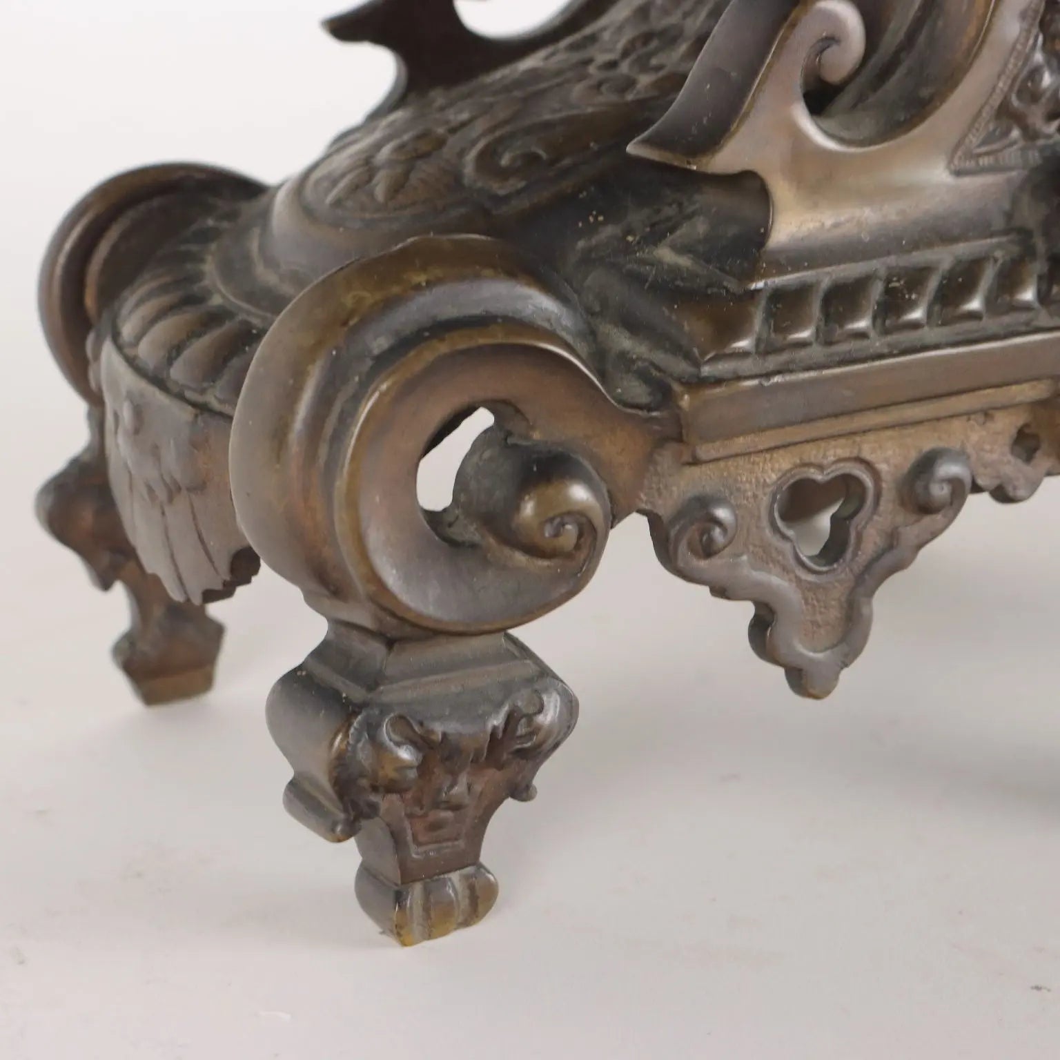 Ancient Eclectic Style Clock Eclectic Style Bronze XIX-XX Century - Europe Late 1800s Early 1900s | Antiques | Fancy Goods