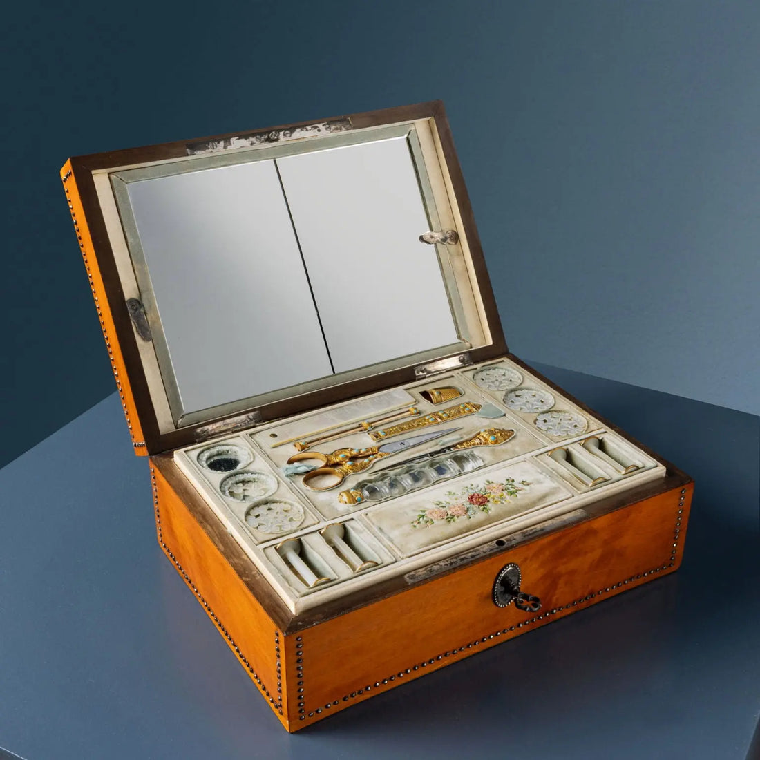 Antique Sewing Travel Kit Charles X Maison Maire Citronnier 1825-1830 ca.