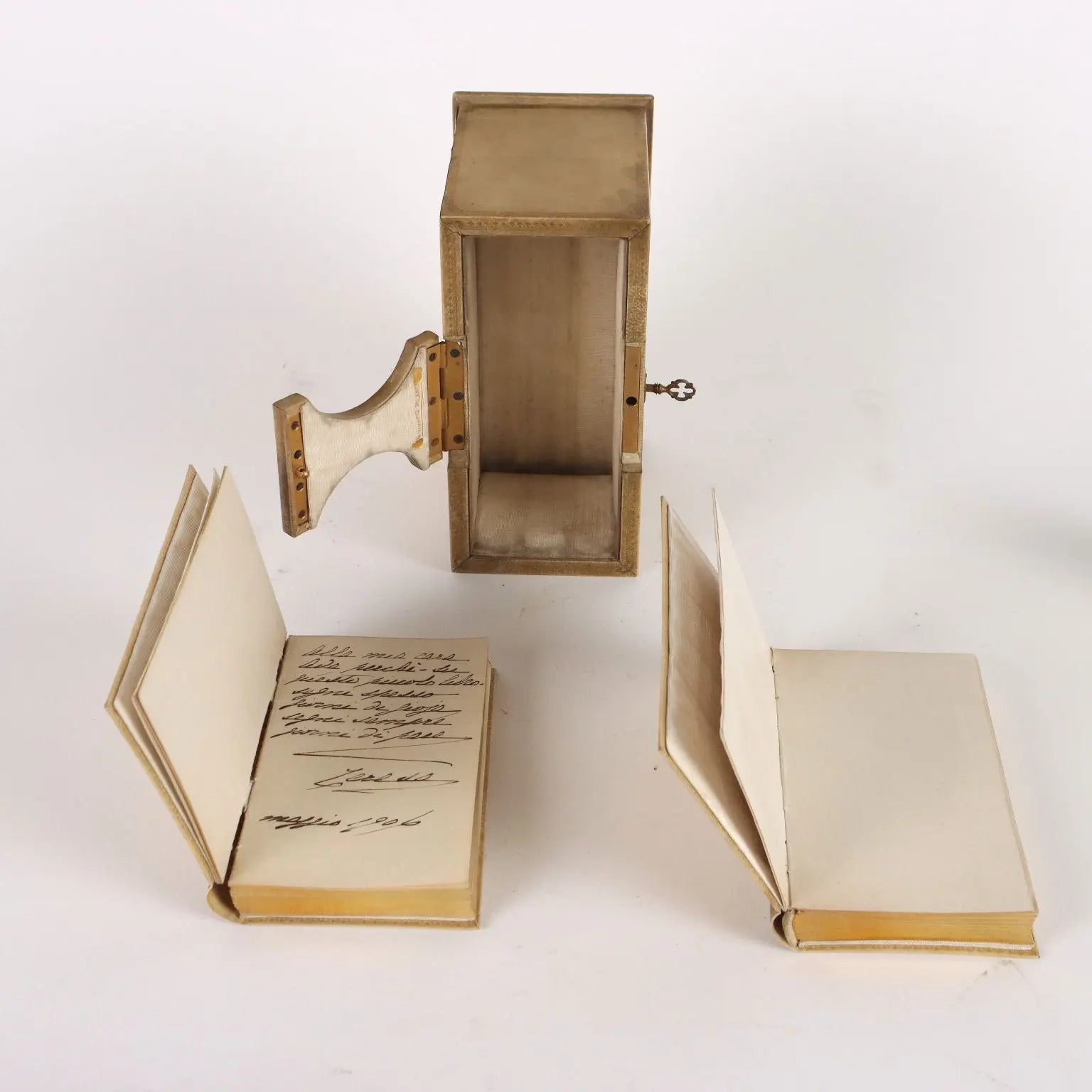 Antique Box Parchment Decorations with Lock Italy XX Century - Italy, Early XX Century | Antiques | Fancy Goods