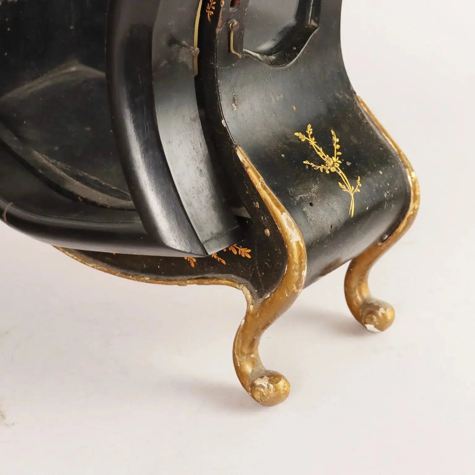 Antique Neuchateloise Pendulum Clock Bronze Decorations '800 - Switzerland, XVIII-XIX Century | Antiques | Fancy Goods