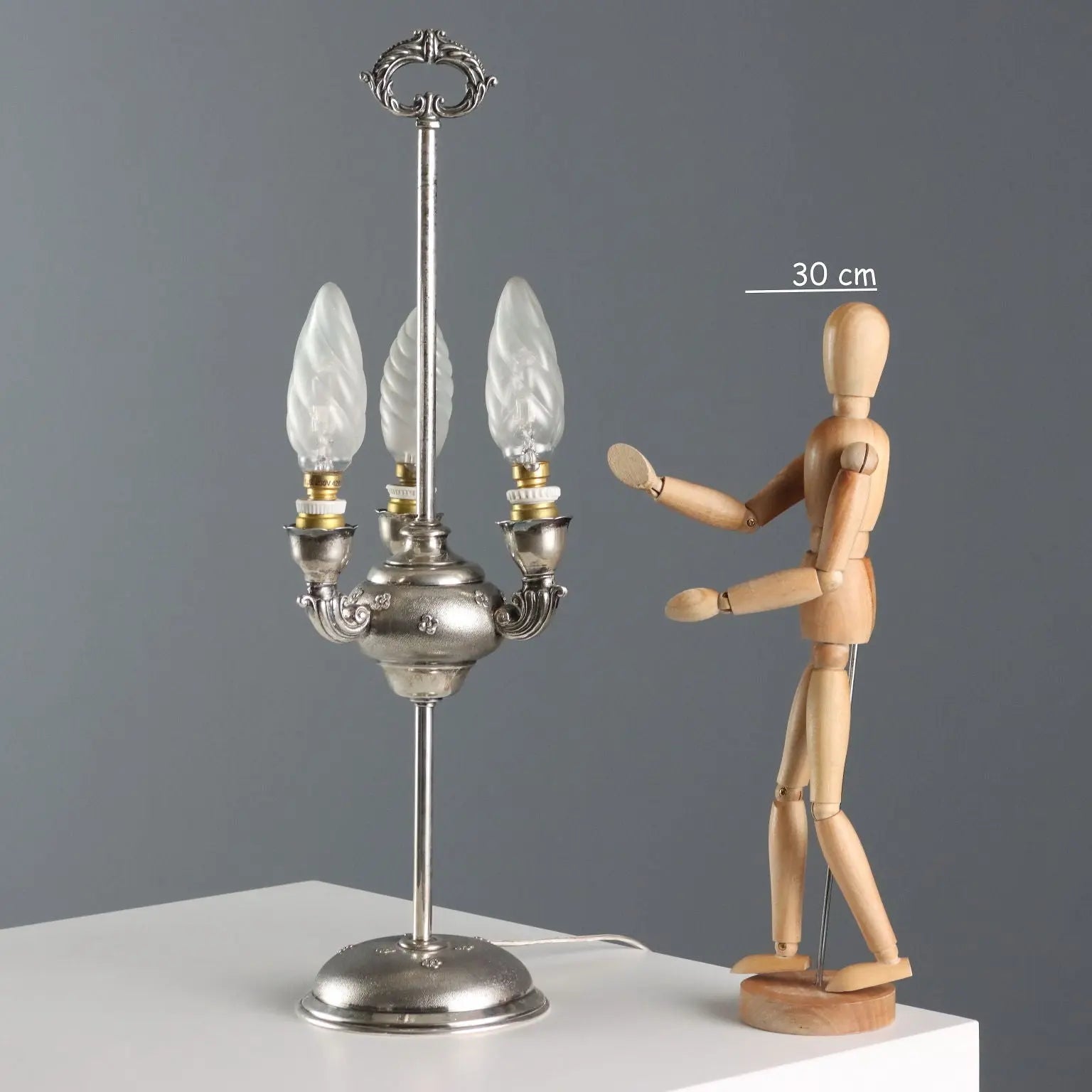 Antique Florentine Lamp Silver Flower Decorations Italy XX Century - Italy, Mid XX Century ca. | Antiques  Fancy Goods
