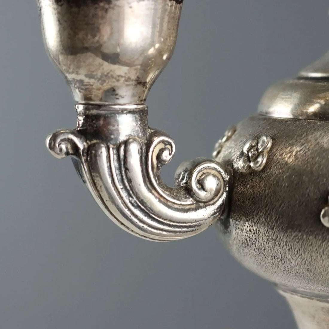 Antique Florentine Lamp Silver Flower Decorations Italy XX Century - Italy, Mid XX Century ca. | Antiques  Fancy Goods