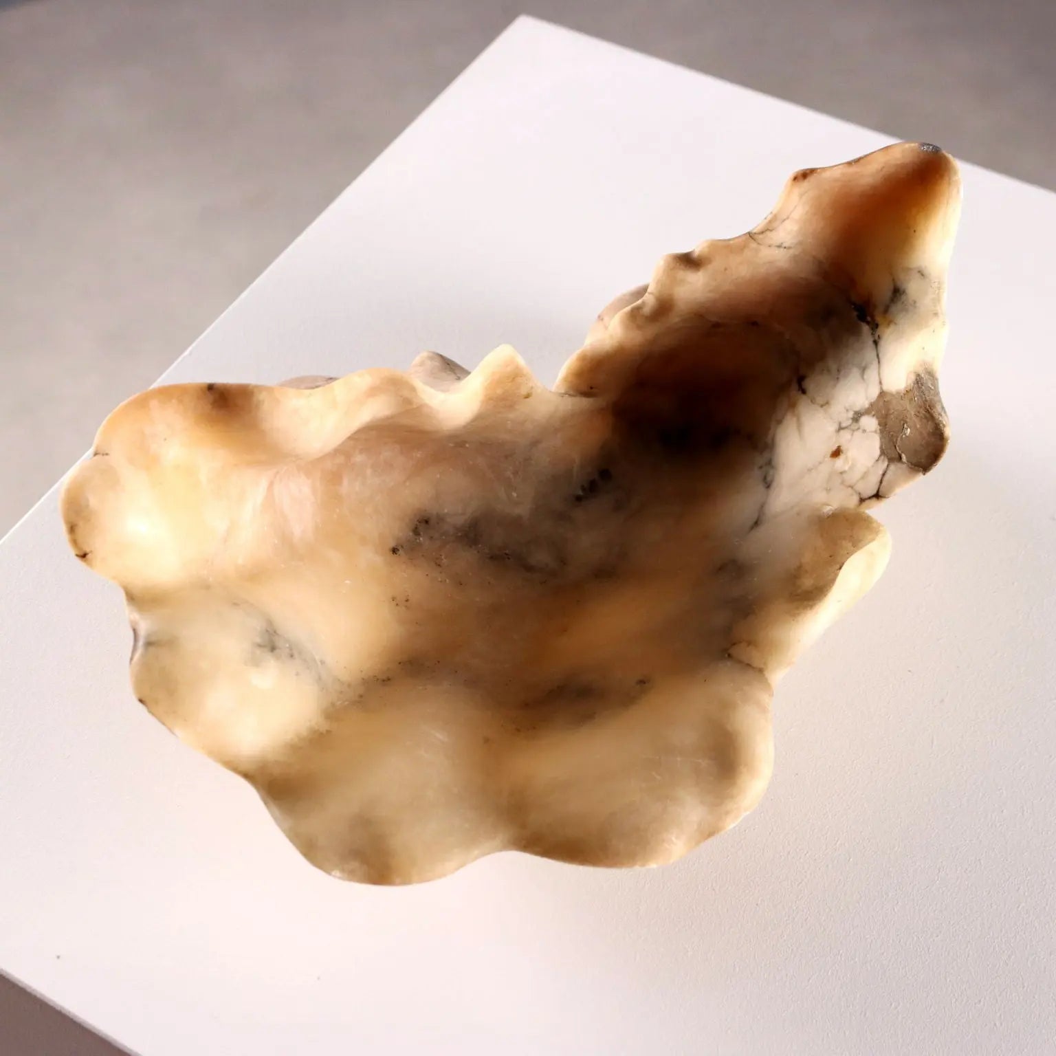 Alabaster Centerpiece in Shell Design
