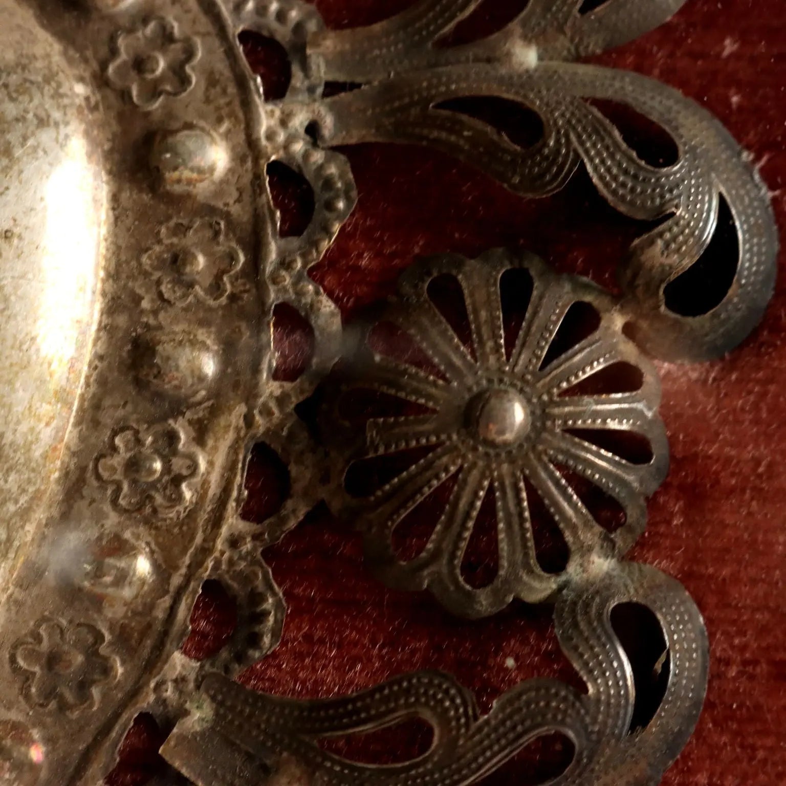 The Sacred Heart Silver Ex Voto Glass Italy XX Century - Italy, Early XX Century | Antiques | Fancy Goods