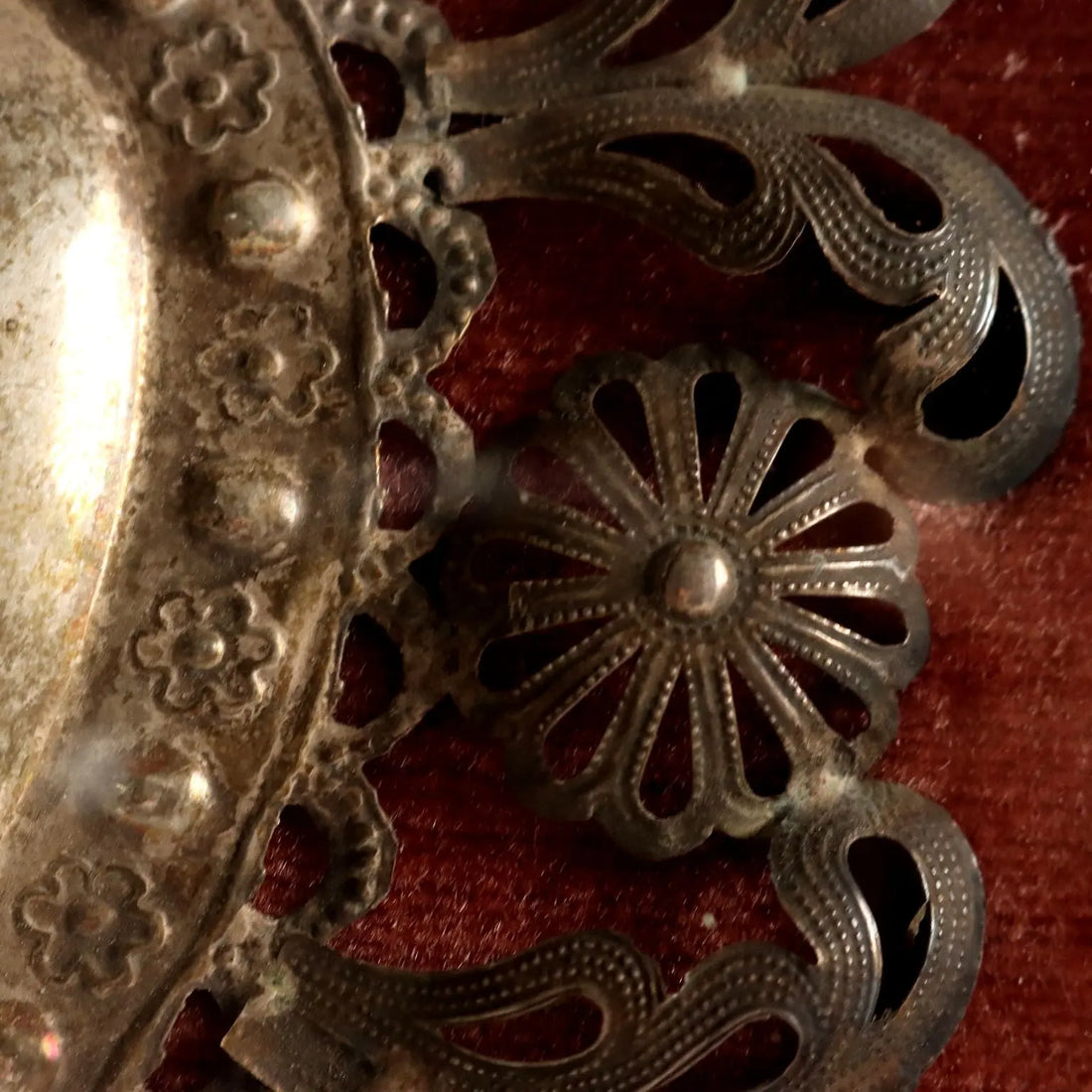 The Sacred Heart Silver Ex Voto Glass Italy XX Century - Italy, Early XX Century | Antiques | Fancy Goods