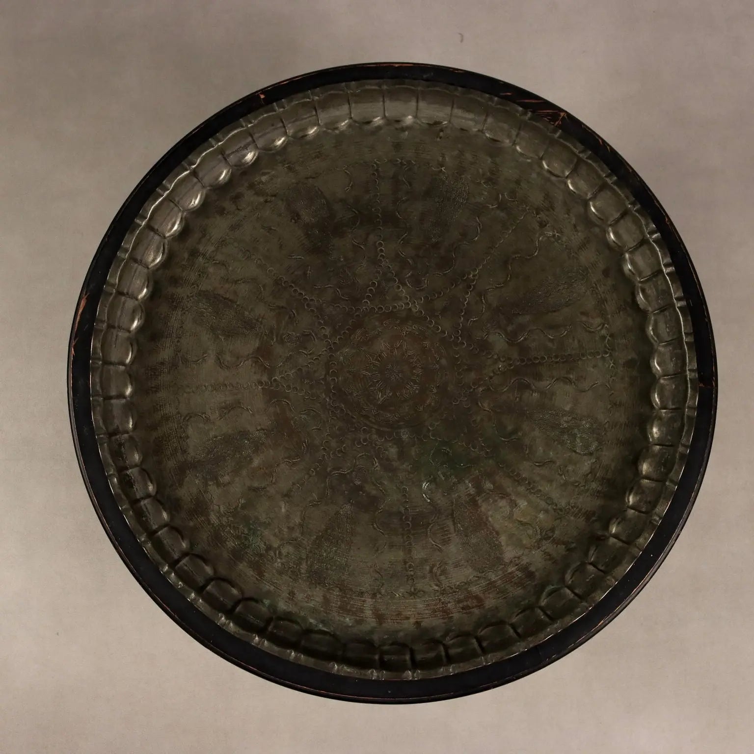 Large Antique Tray Copper Decorations Middle East XX Century - Middle East 20th Century | Antiques | Fancy Goods