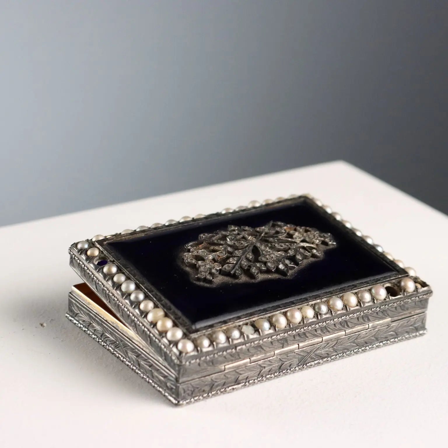 Antique Snuffbox Silver Glass Beads Italy Early XX Century