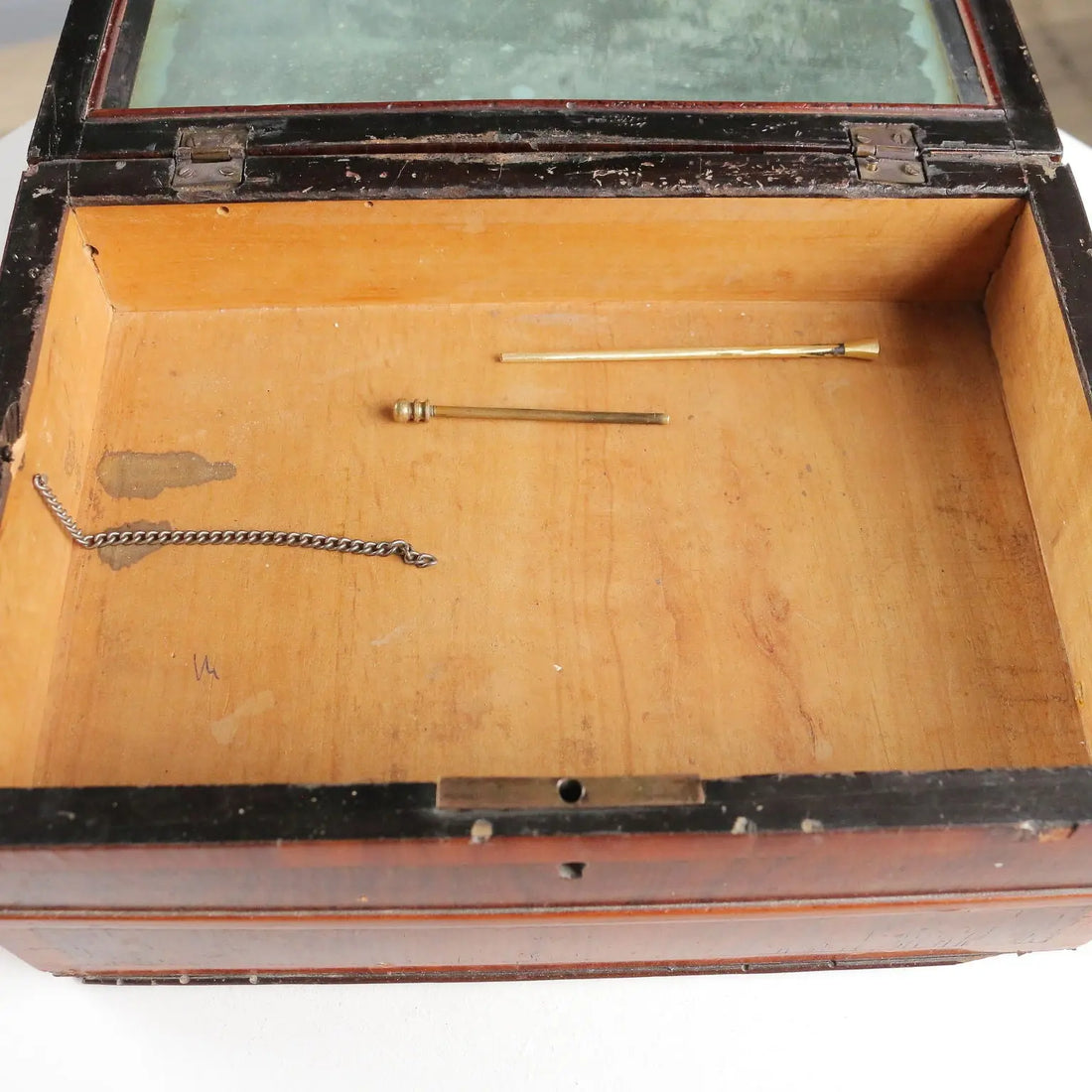 Vintage Travel Box Bois de Violette United Kingdom XIX Century