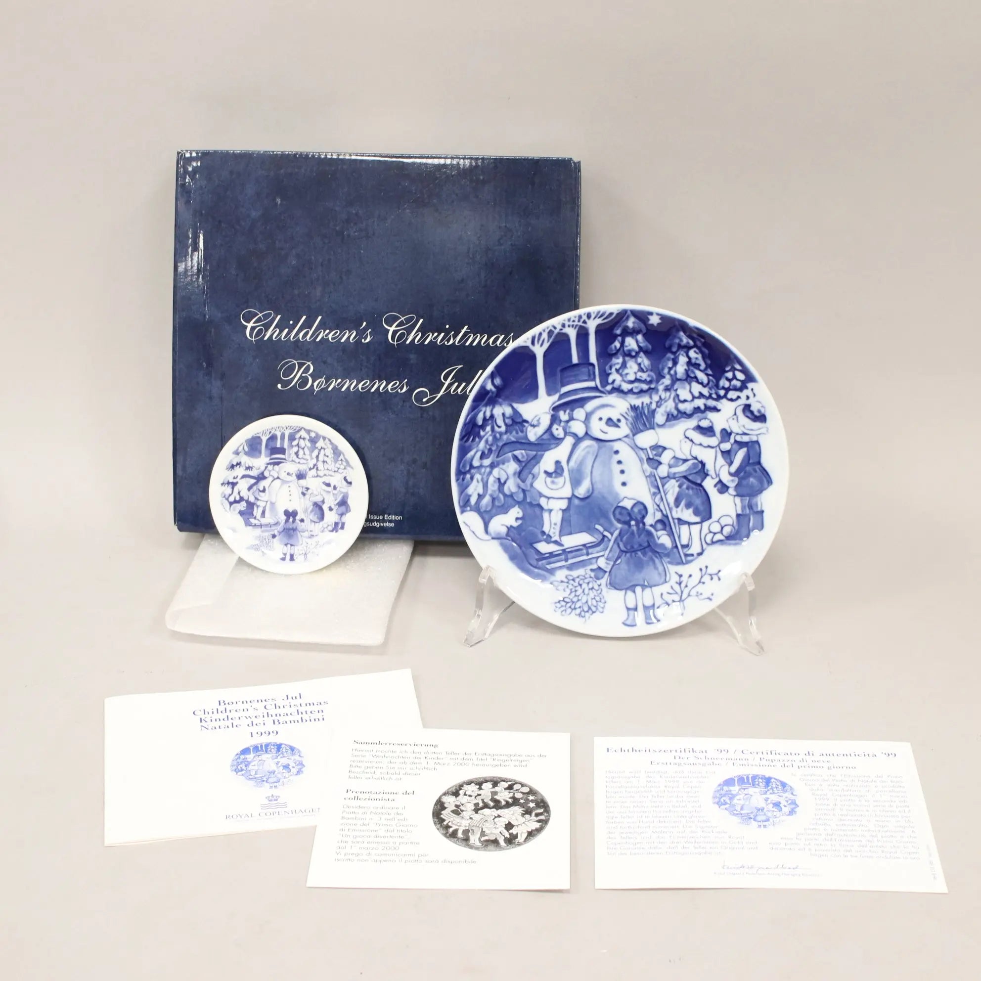 Royal Copenhagen Plate Christmas Blue Porcelain 1999 - Snowman | Modernism | 