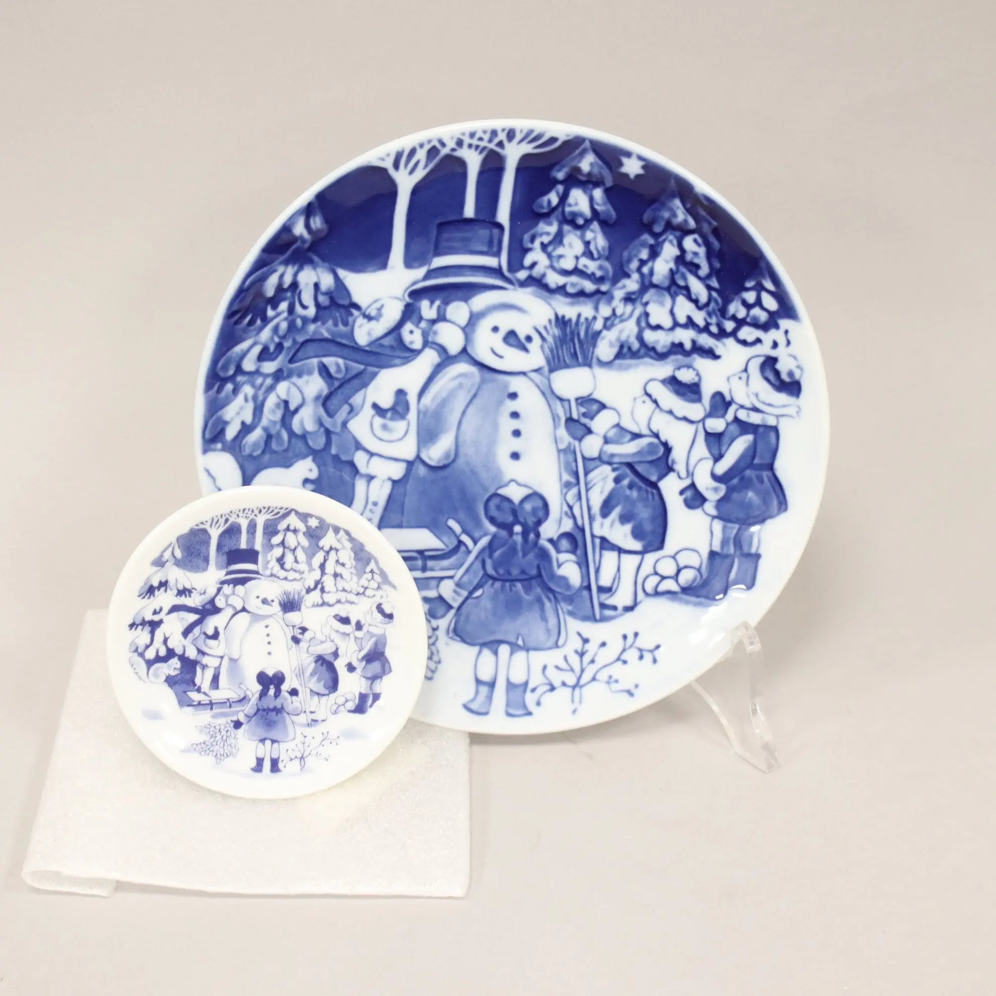 Royal Copenhagen Plate Christmas Blue Porcelain 1999 - Snowman | Modernism | 