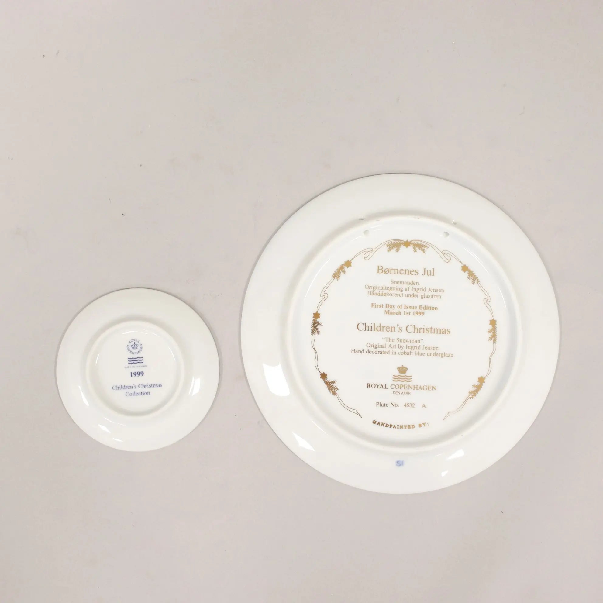 Royal Copenhagen Plate Christmas Blue Porcelain 1999 - Snowman | Modernism | 