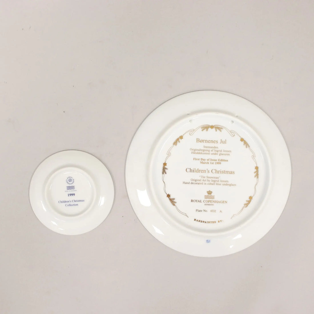 Royal Copenhagen Plate Christmas Blue Porcelain 1999 - Snowman | Modernism | 