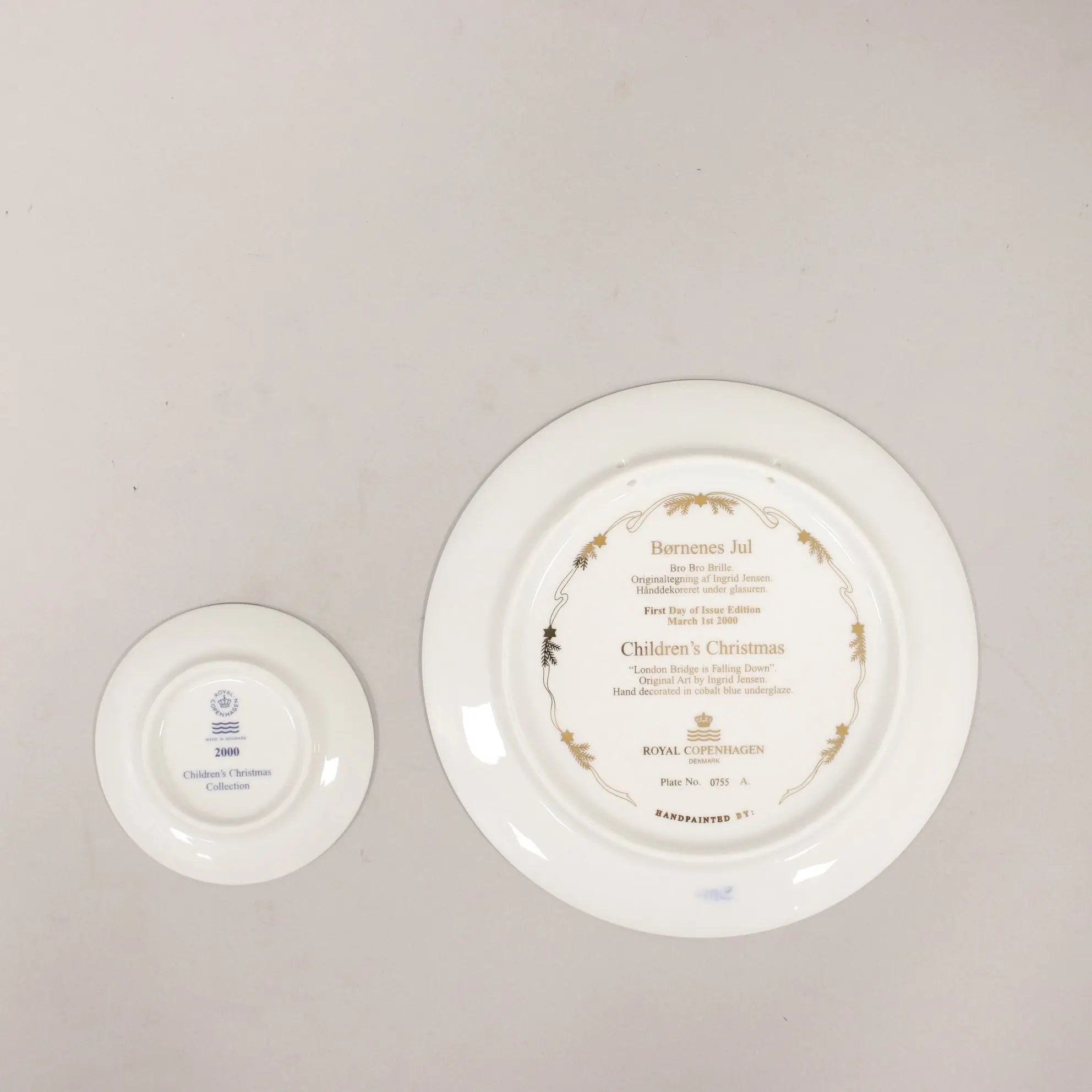 Royal Copenhagen Plate Christmas Children 2000 Blue Porcelain - A Fun Game (London Bridge in Falling Down) | Modernism | 