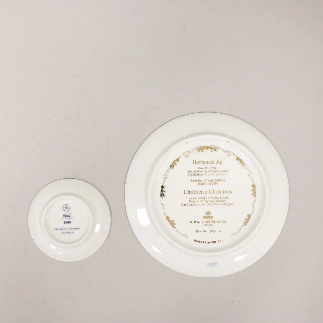 Royal Copenhagen Plate Christmas Children 2000 Blue Porcelain - A Fun Game (London Bridge in Falling Down) | Modernism | 