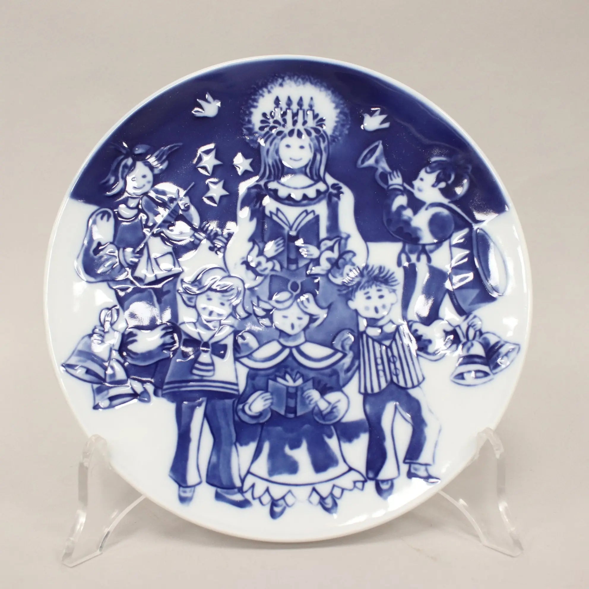 Royal Copenhagen Plate Blue Porcelain Children's Christmas 2002 - Lucia | Modernism | 