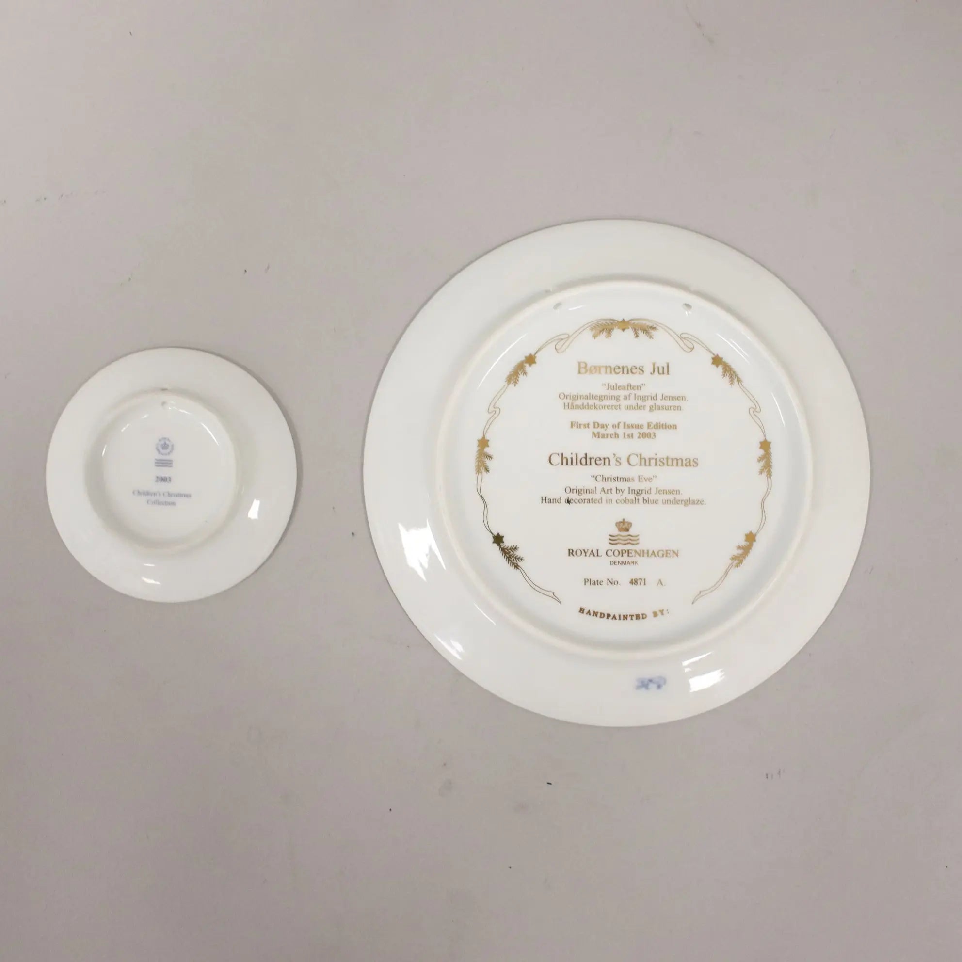 Royal Copenhagen Plate Children's Christmas Blue Porcelain 2003 - Christmas Eve | Modernism | 