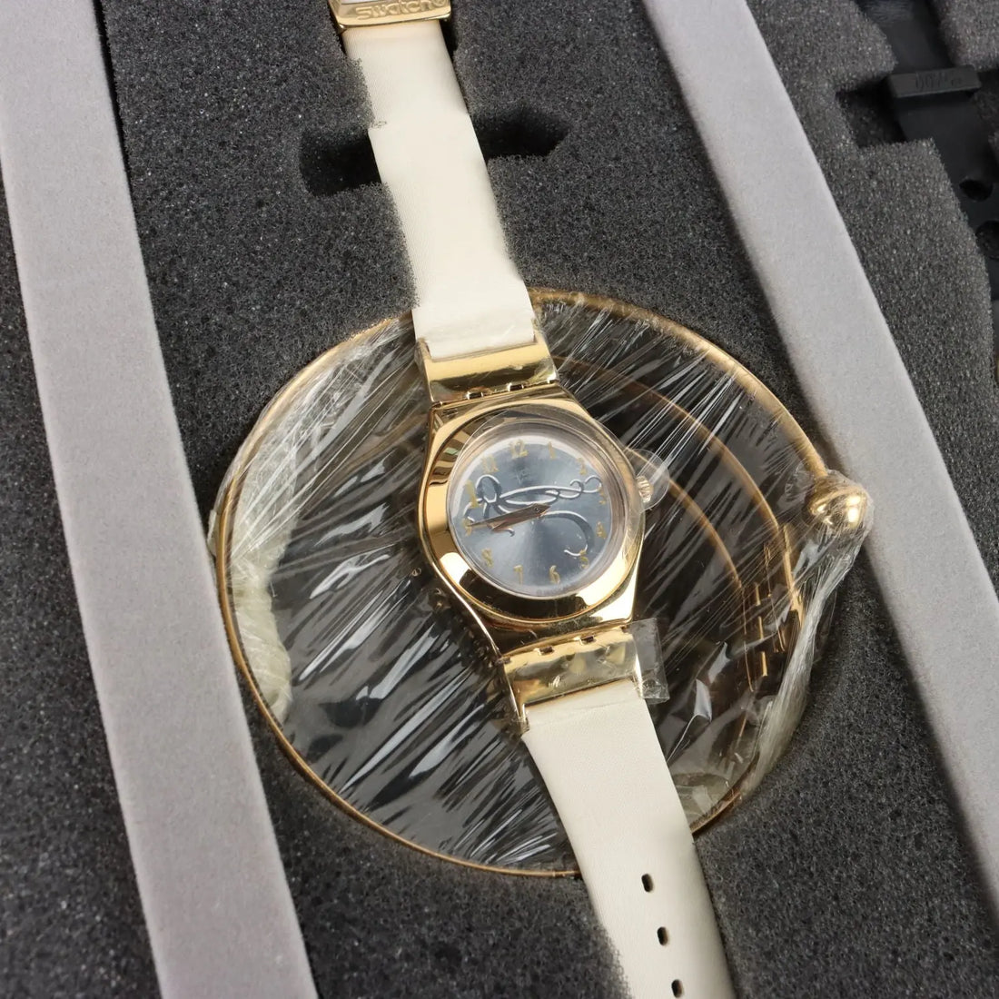 Swatch 007 James Bond Case with 20 Watches Vintage Switzerland | Modernism | 