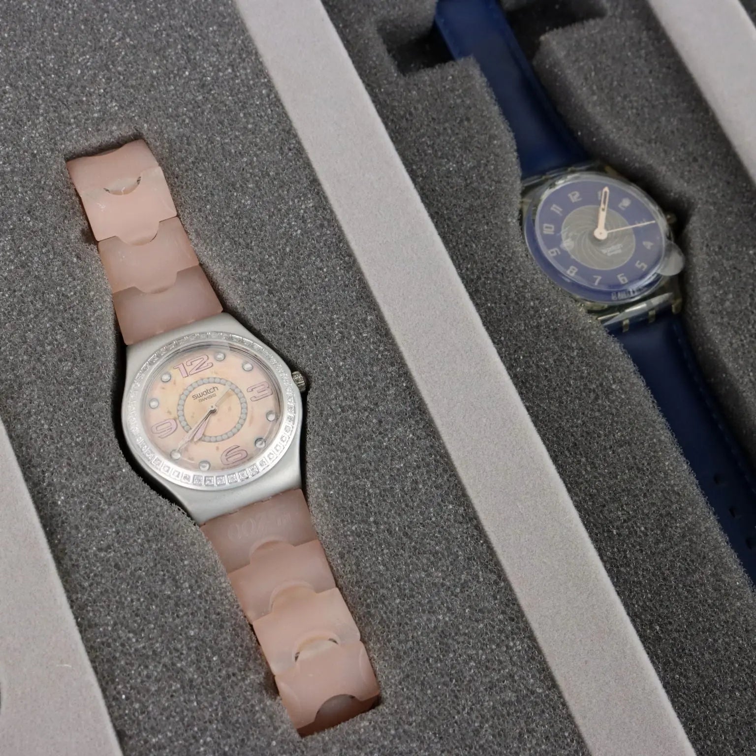Swatch 007 James Bond Case with 20 Watches Vintage Switzerland | Modernism | 