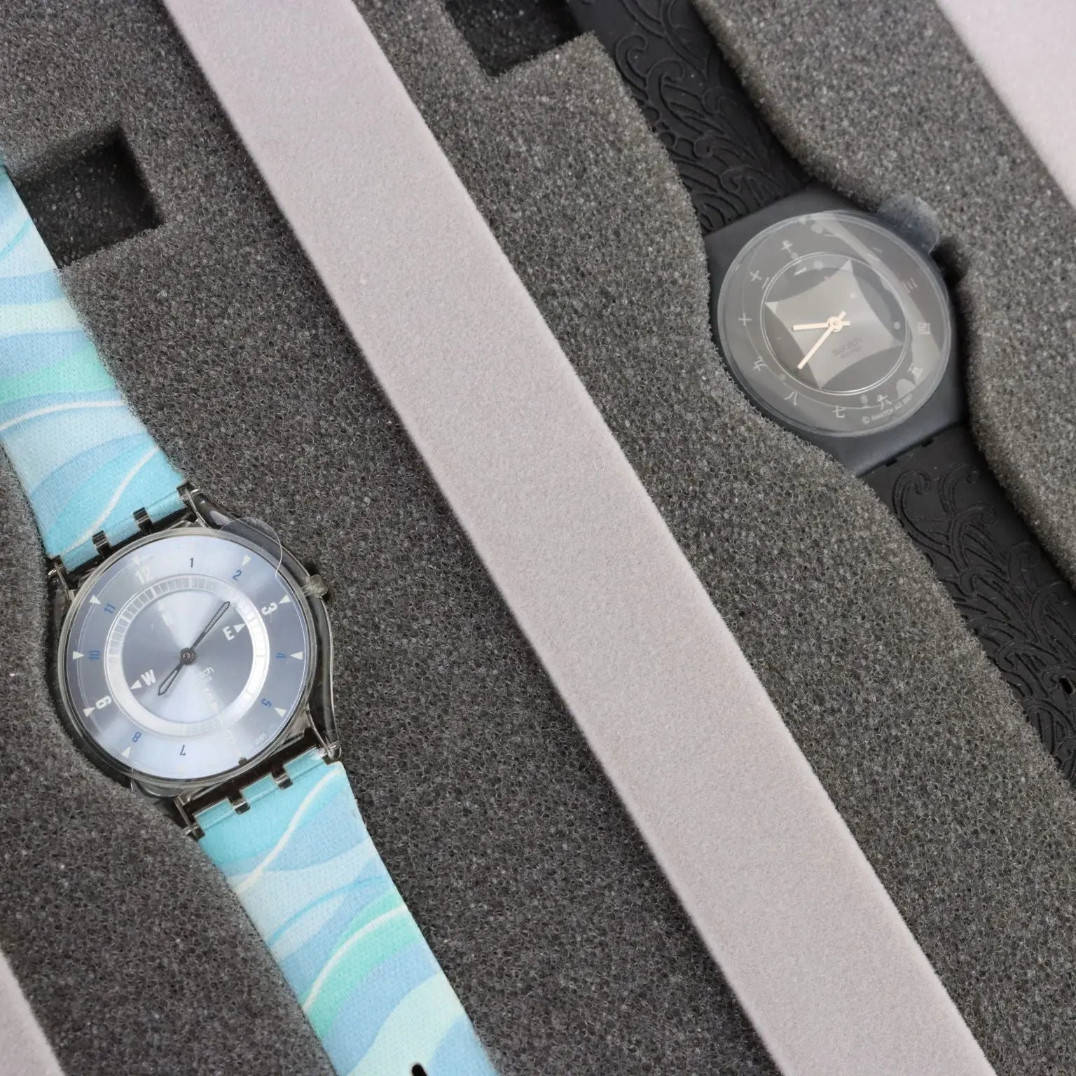 Swatch 007 James Bond Case with 20 Watches Vintage Switzerland | Modernism | 